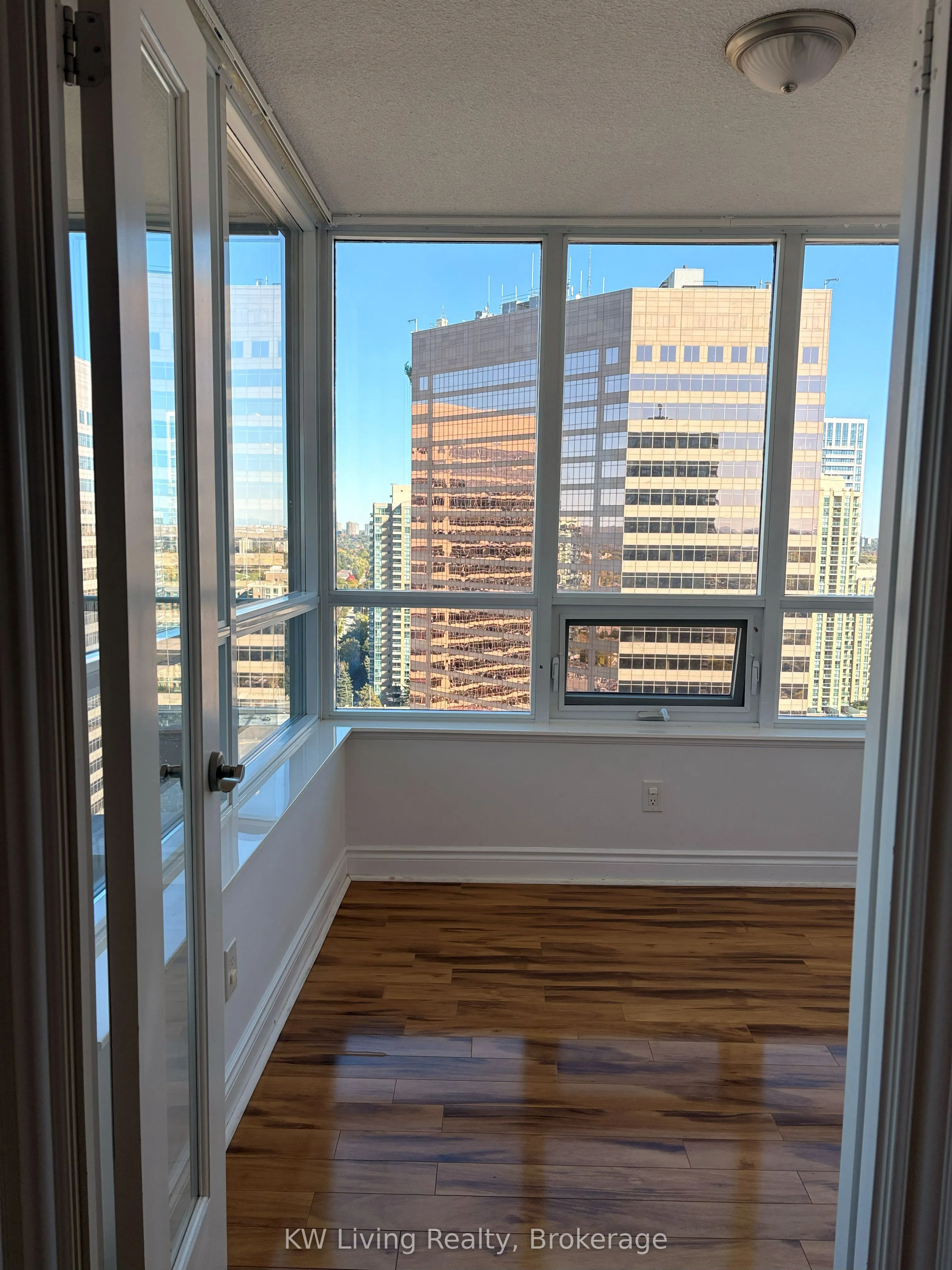 15 Greenview Avenue, #2313