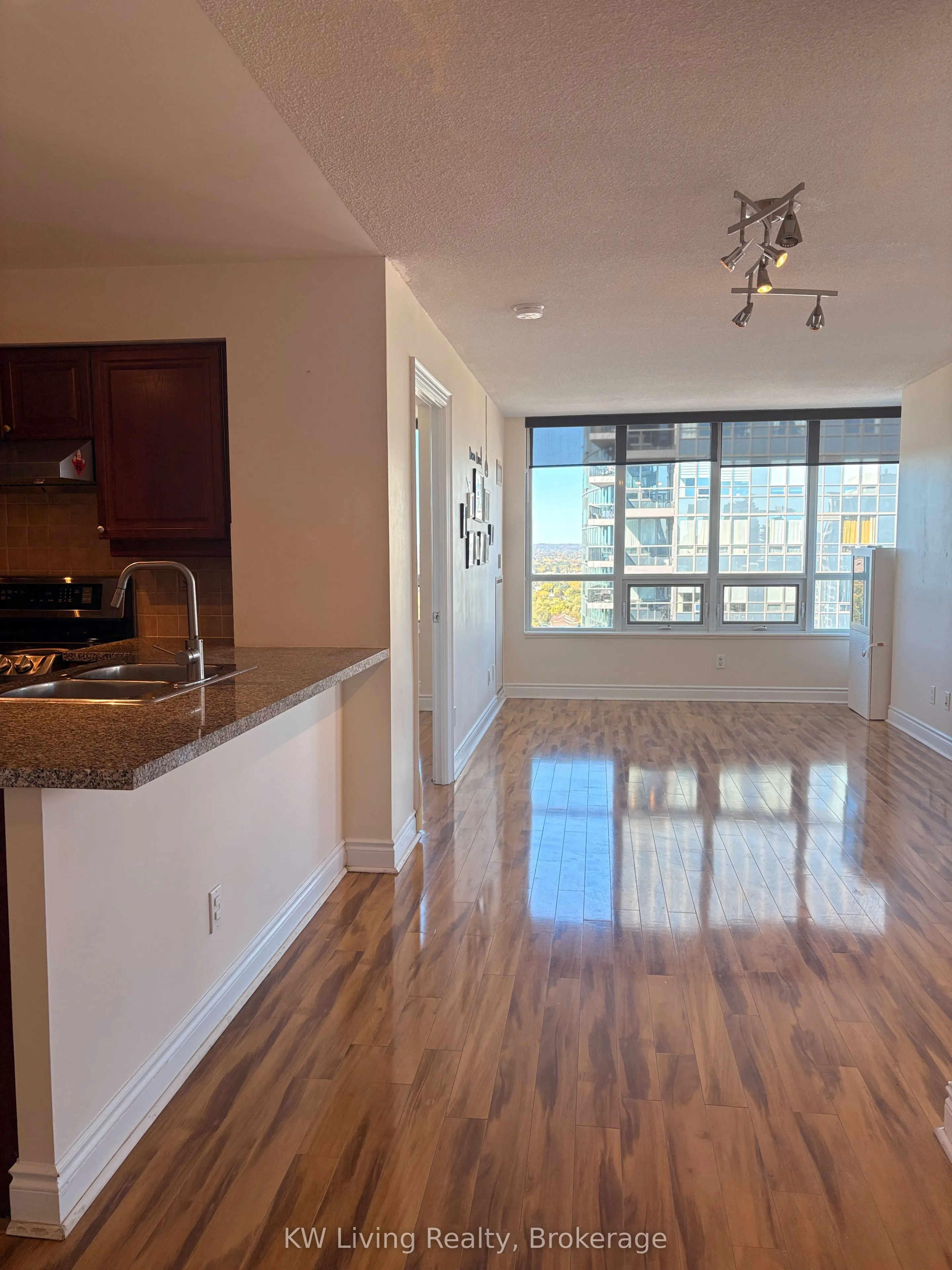 15 Greenview Avenue, #2313