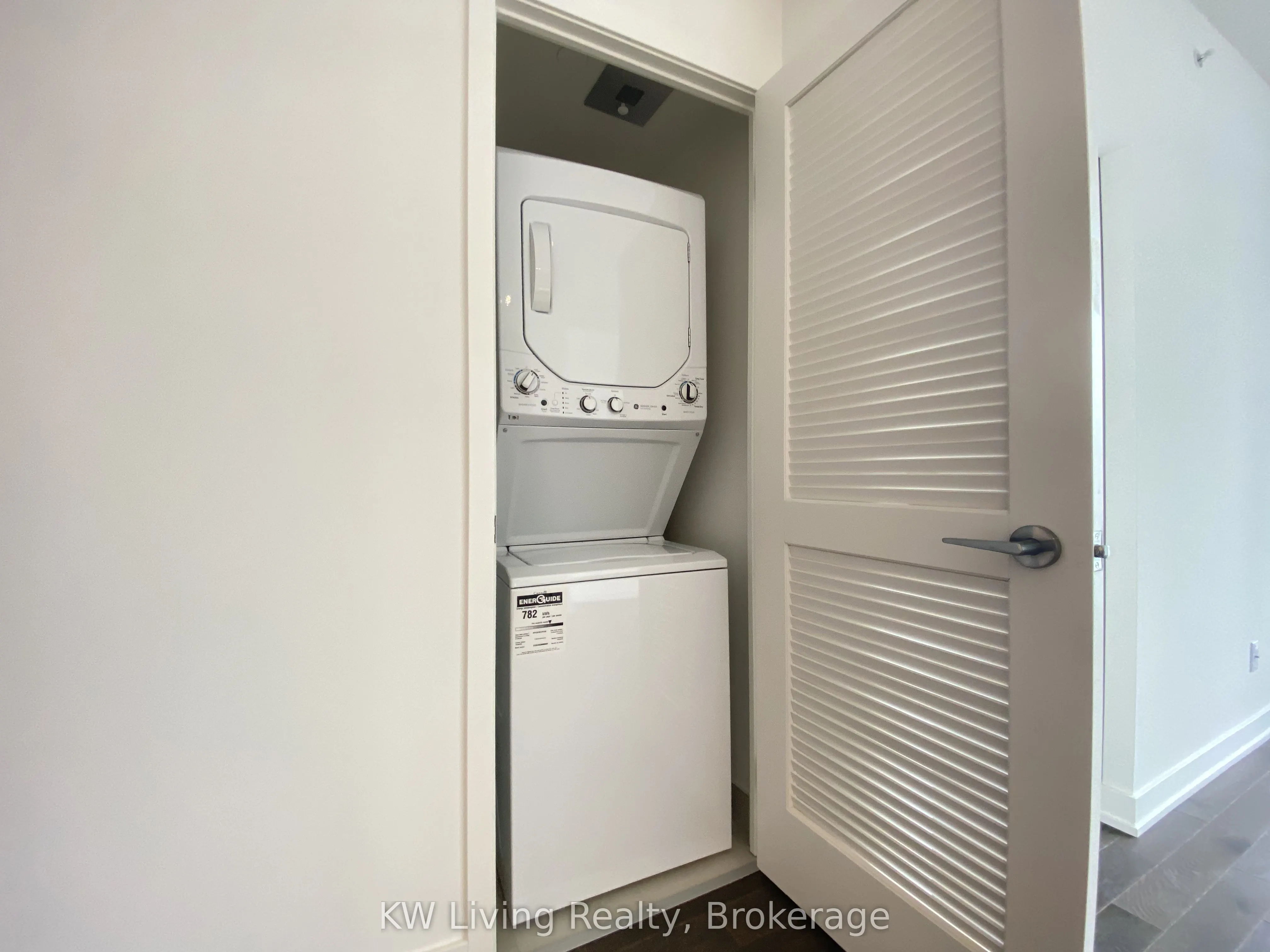 25 Richmond Street E, #2309