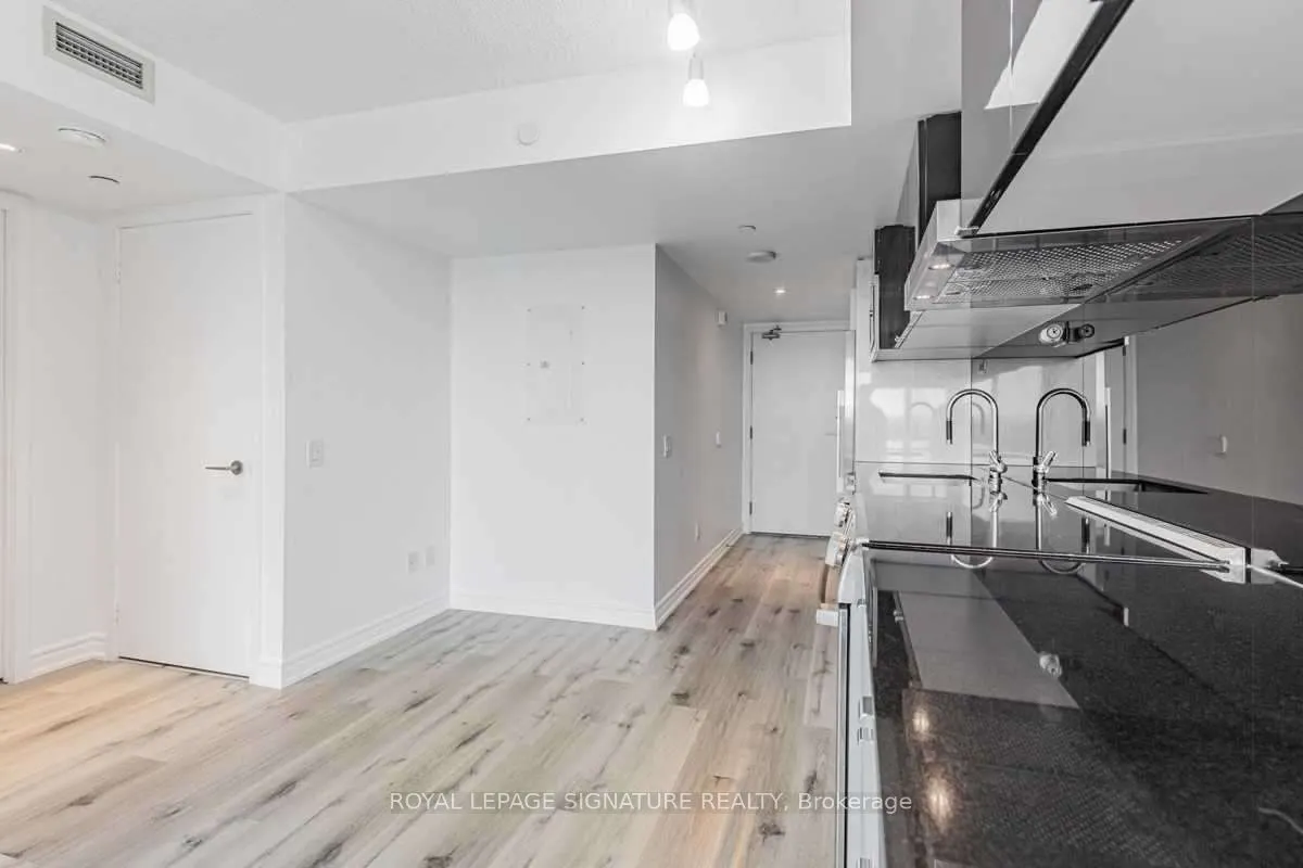 72 Esther Shiner Boulevard, #2110