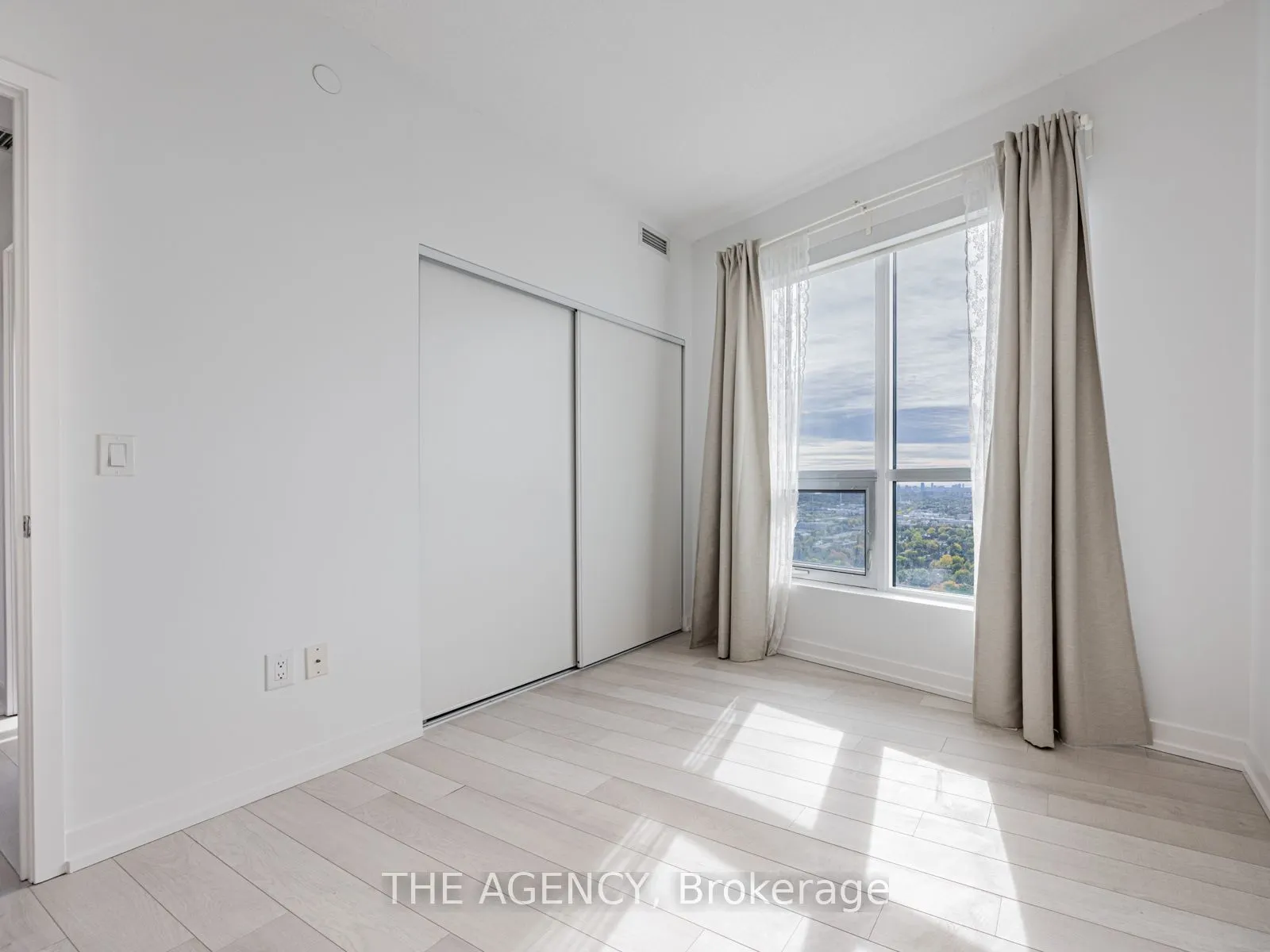117 McMahon Drive, #3702