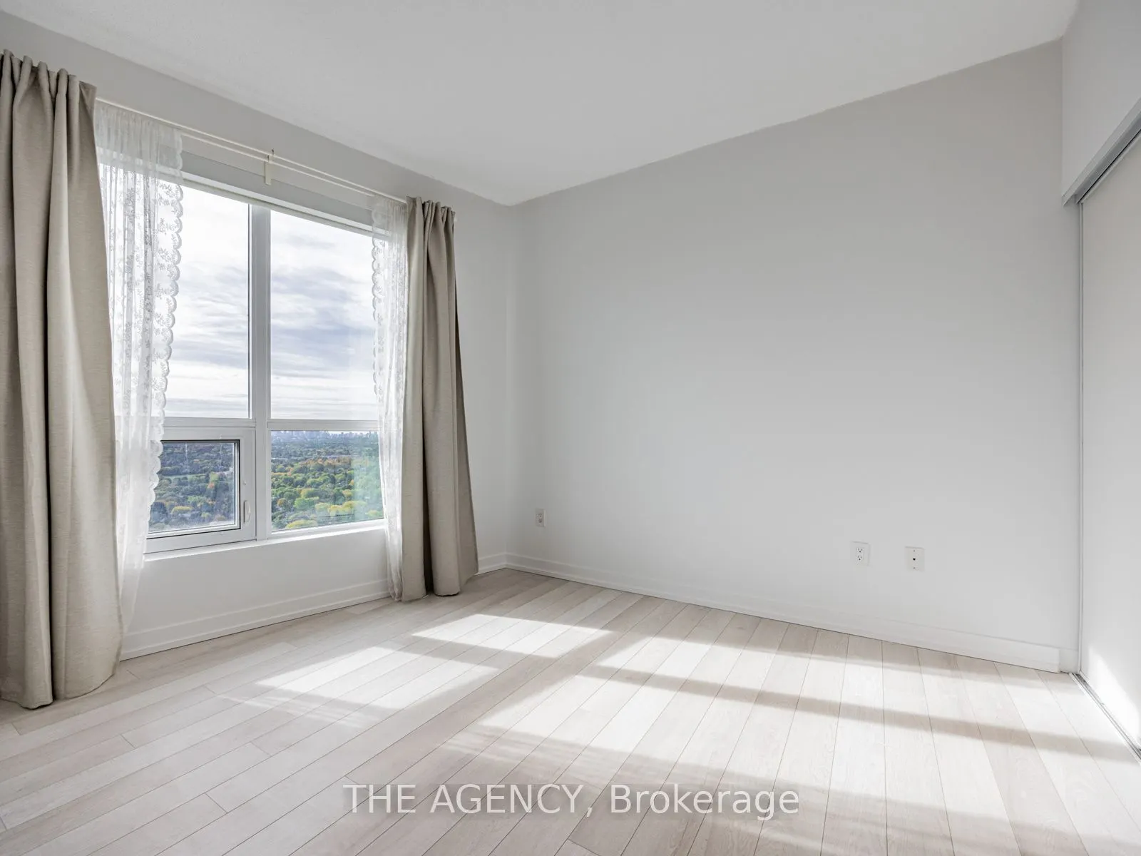 117 McMahon Drive, #3702