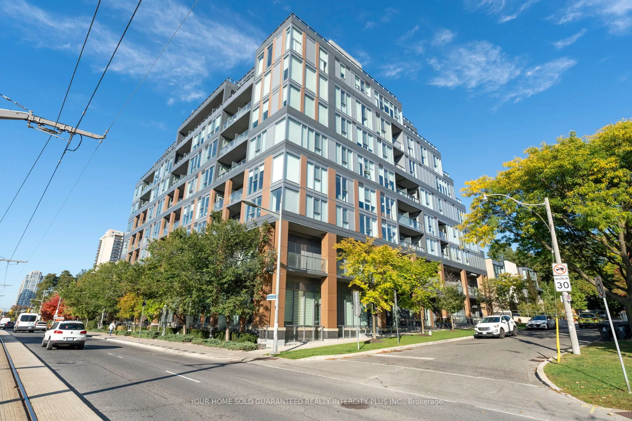 6 Parkwood Avenue, #303