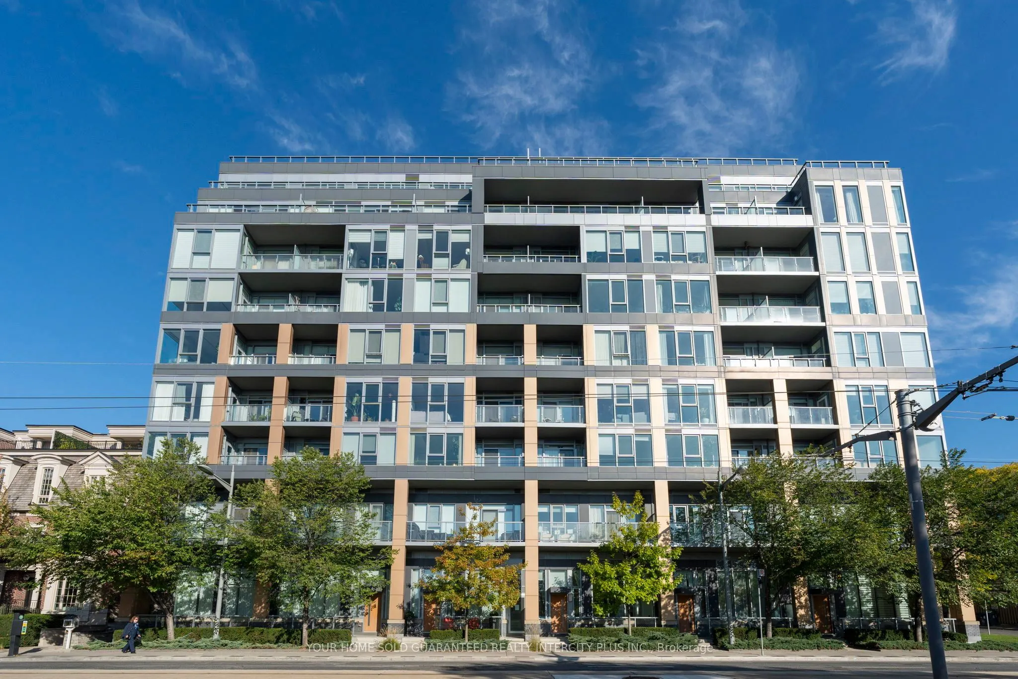 6 Parkwood Avenue, #303