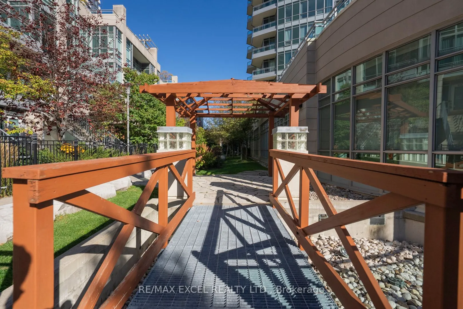 18 Holmes Avenue, #2602