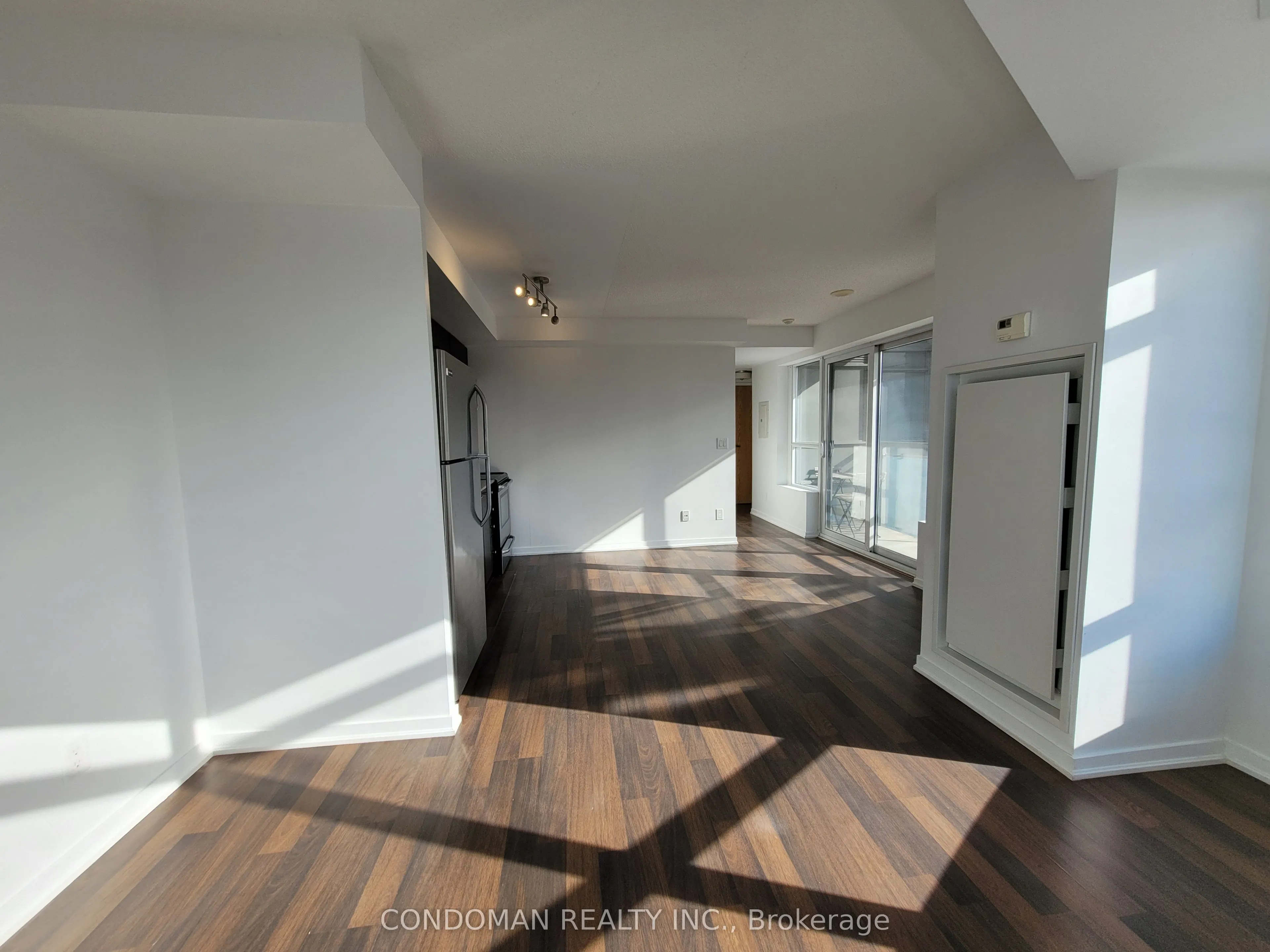 38 Joe Shuster Way, #818