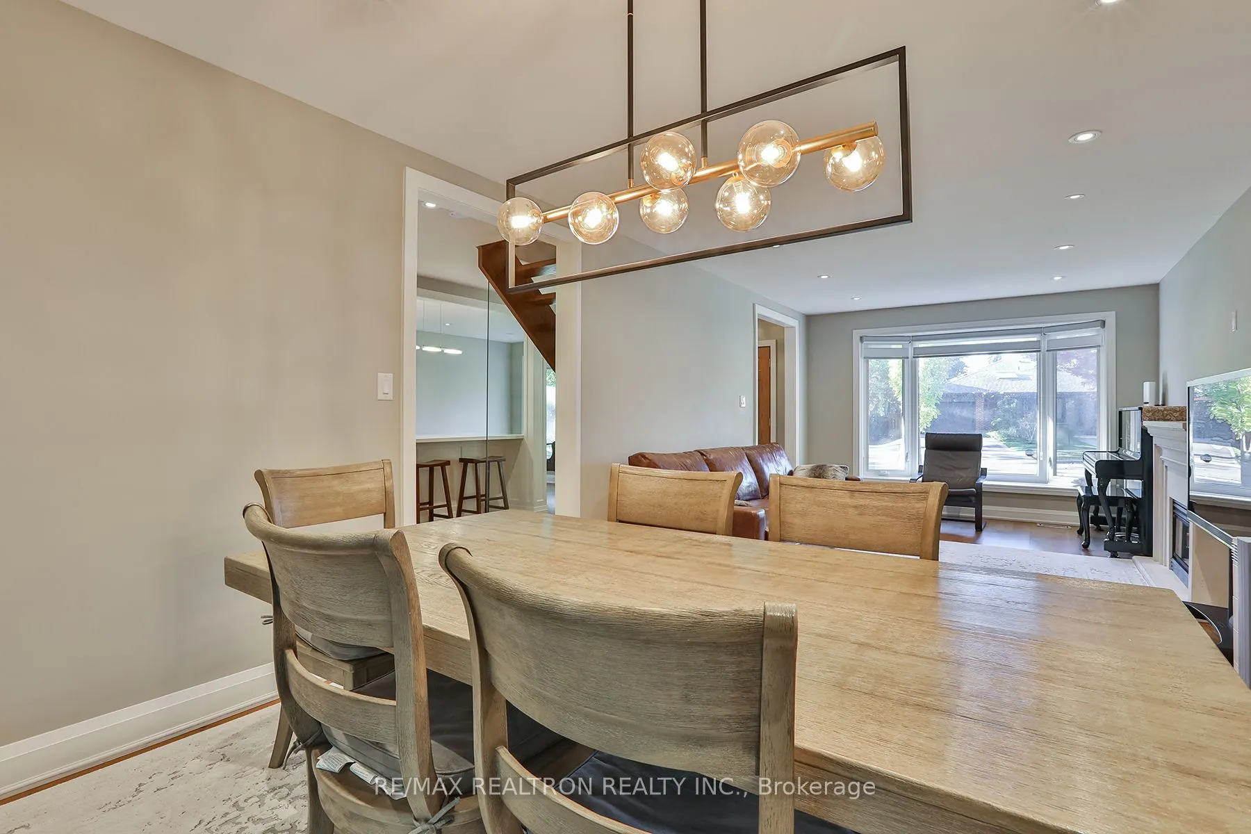 21 Meadowglade Crescent