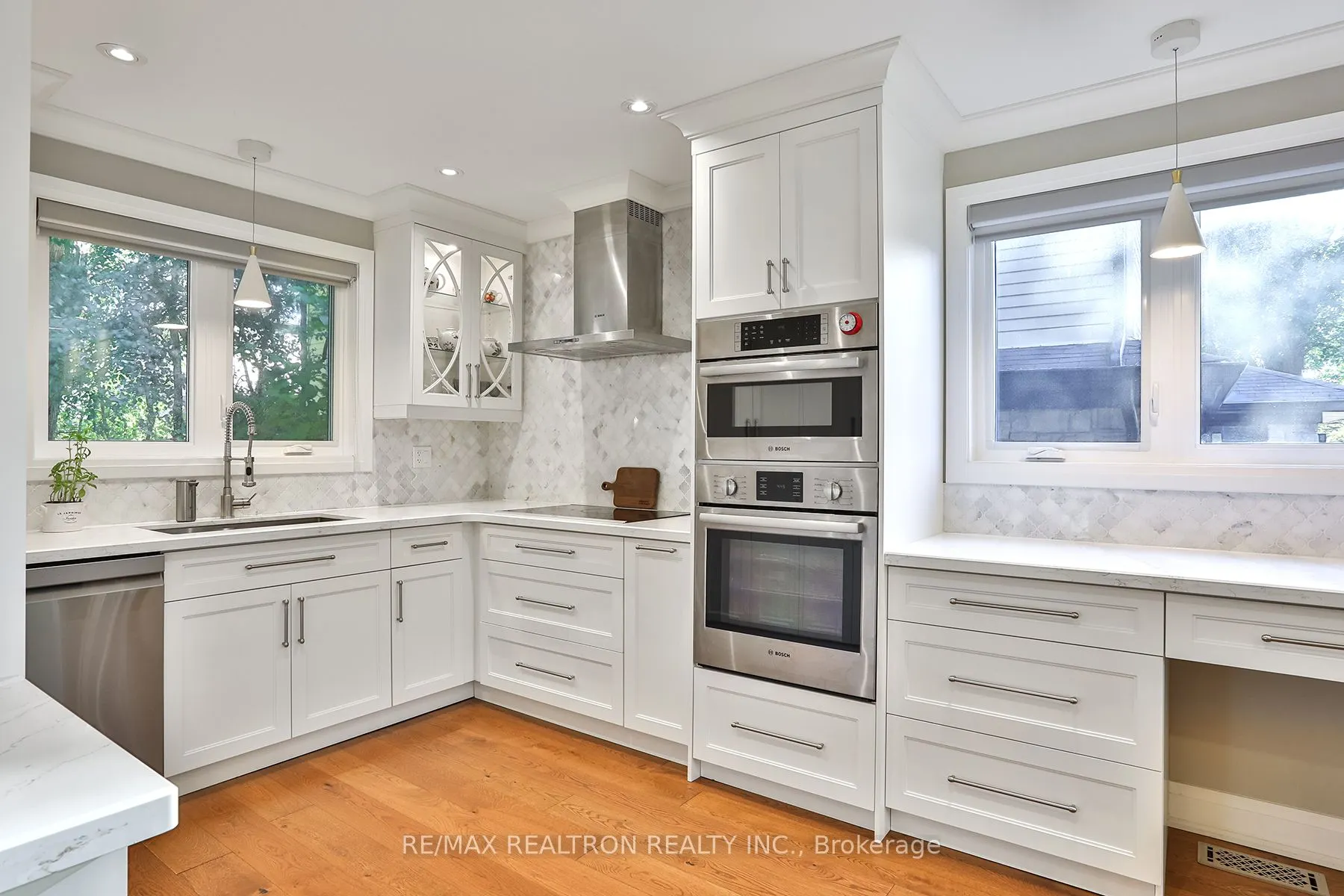 21 Meadowglade Crescent