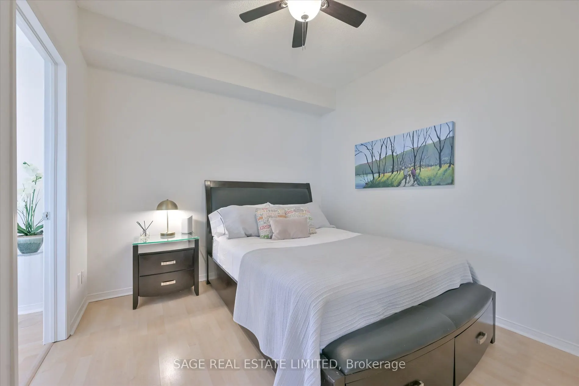 555 Yonge Street, #413