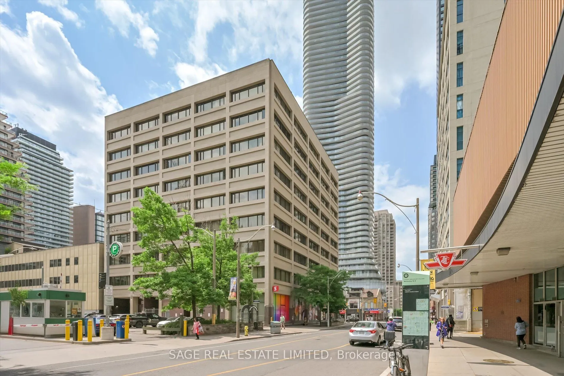555 Yonge Street, #413