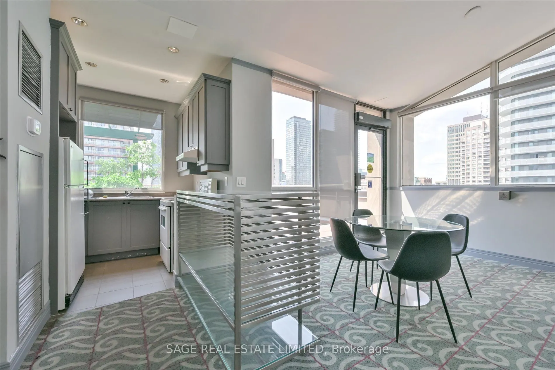 555 Yonge Street, #413