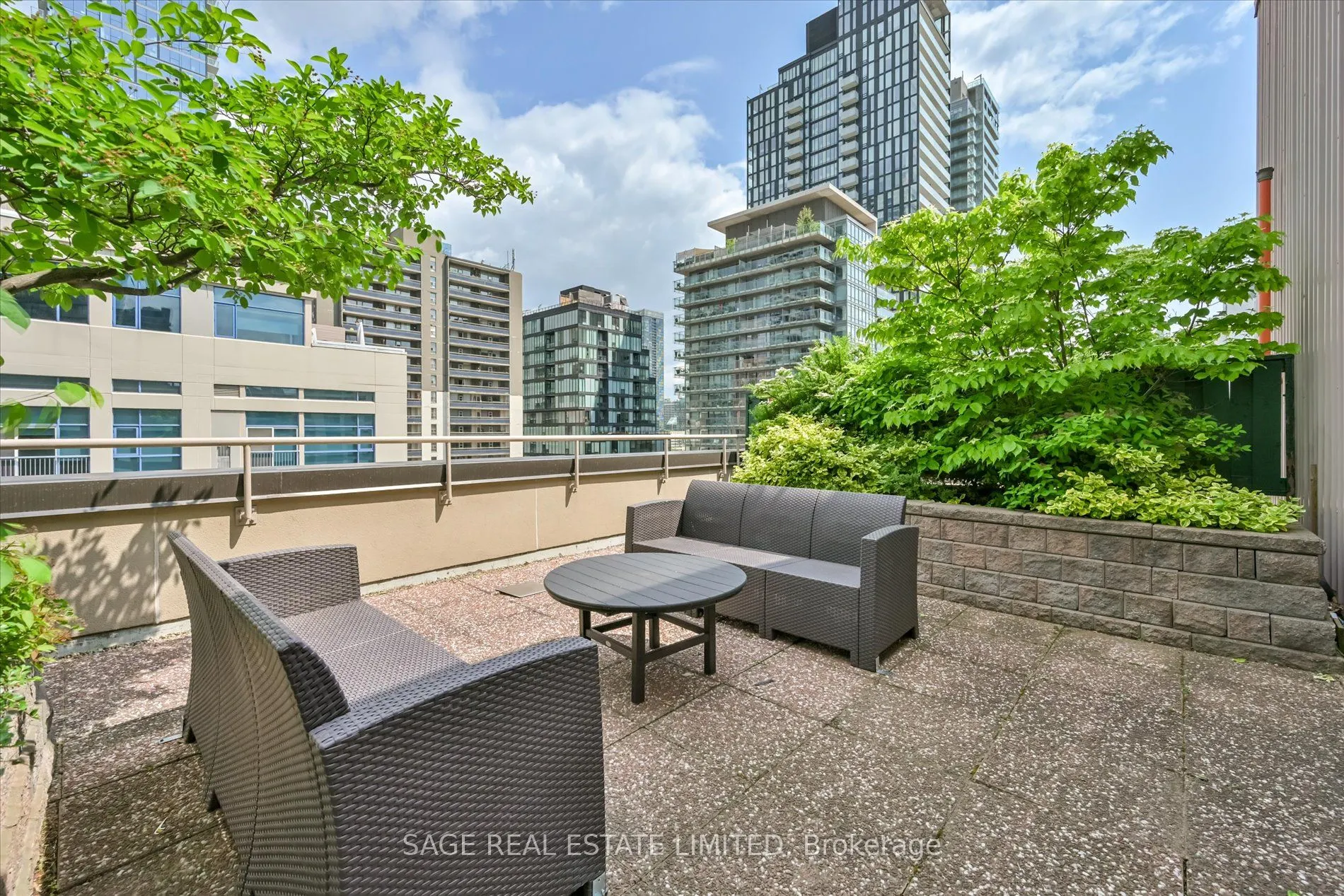 555 Yonge Street, #413