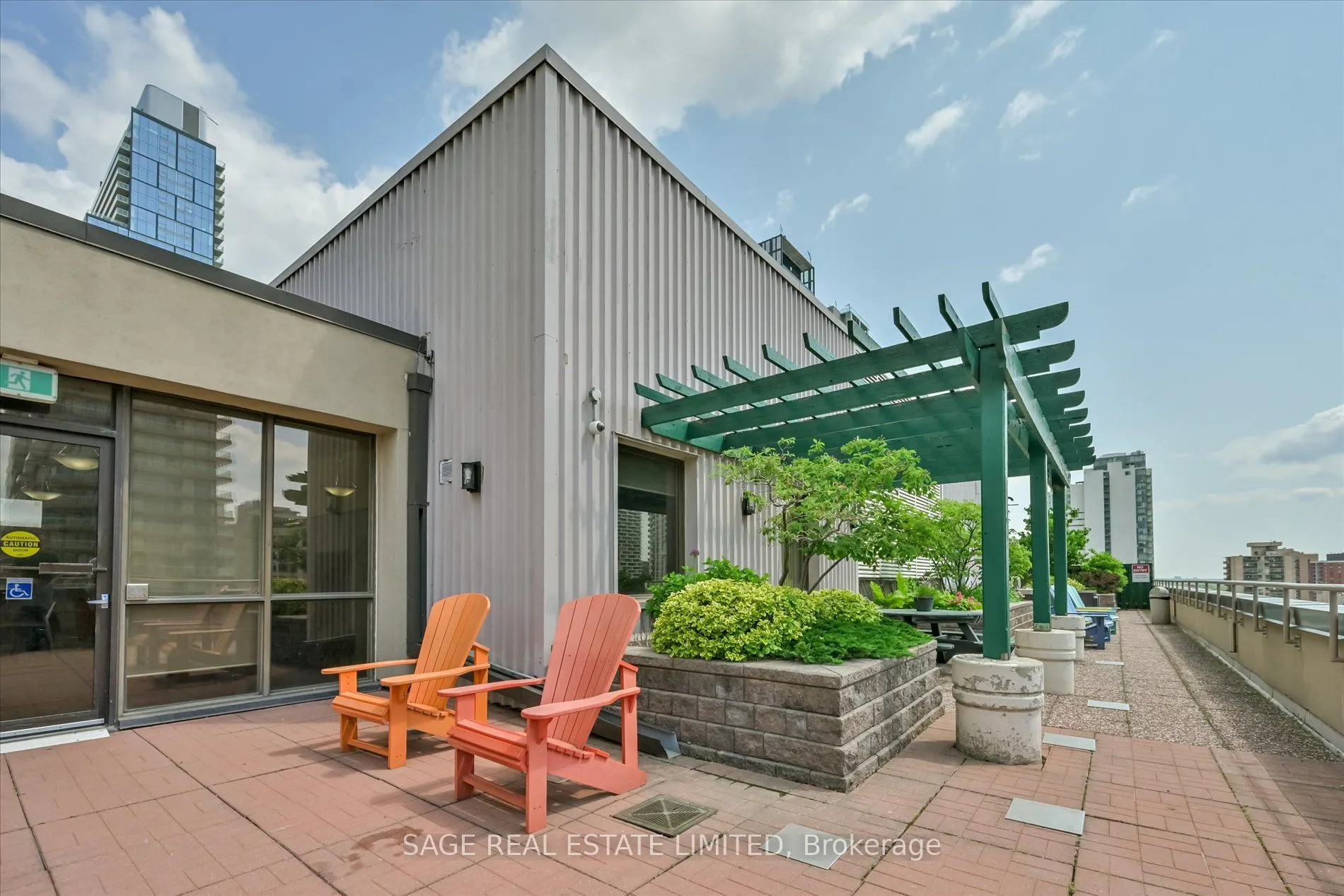 555 Yonge Street, #413