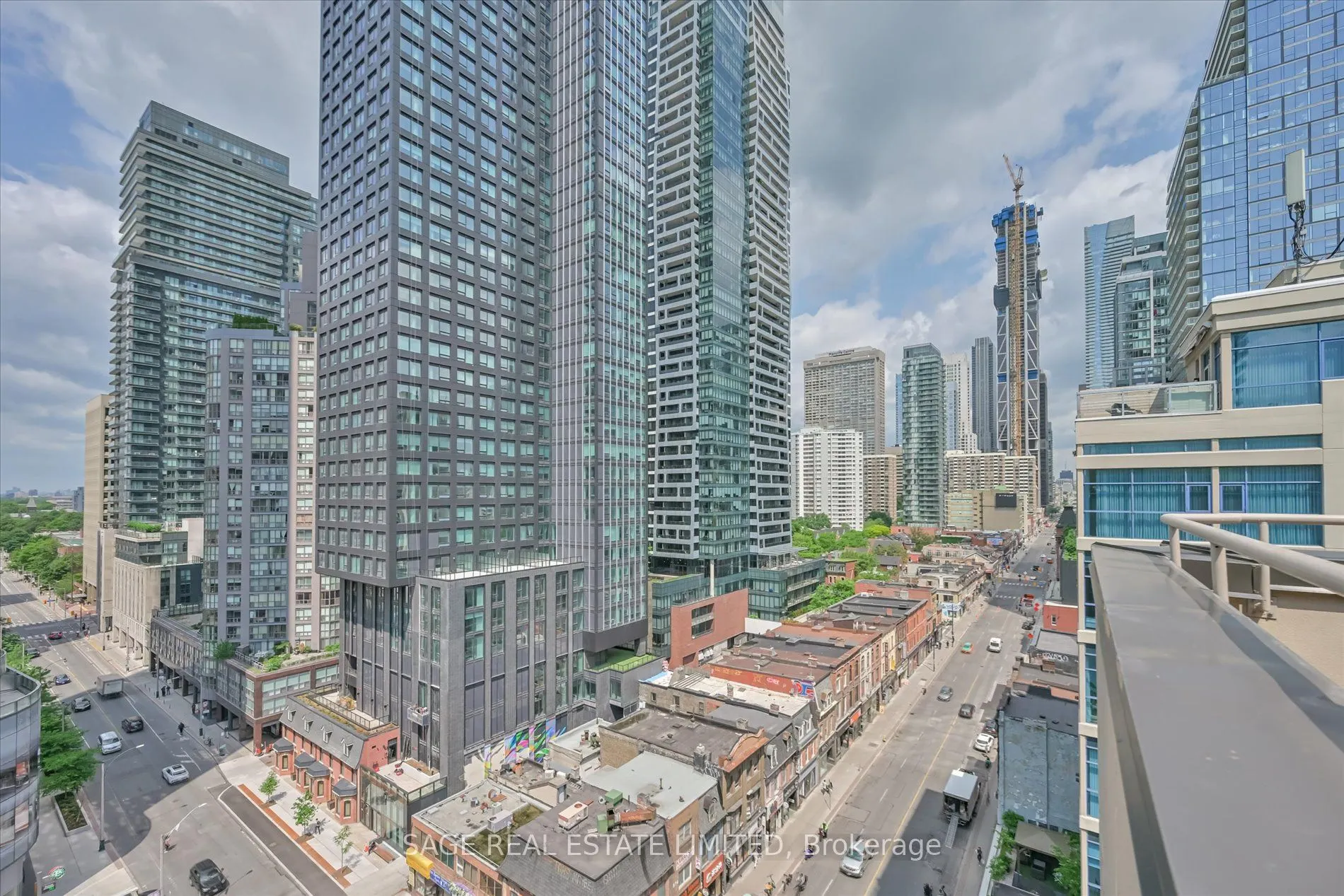 555 Yonge Street, #413