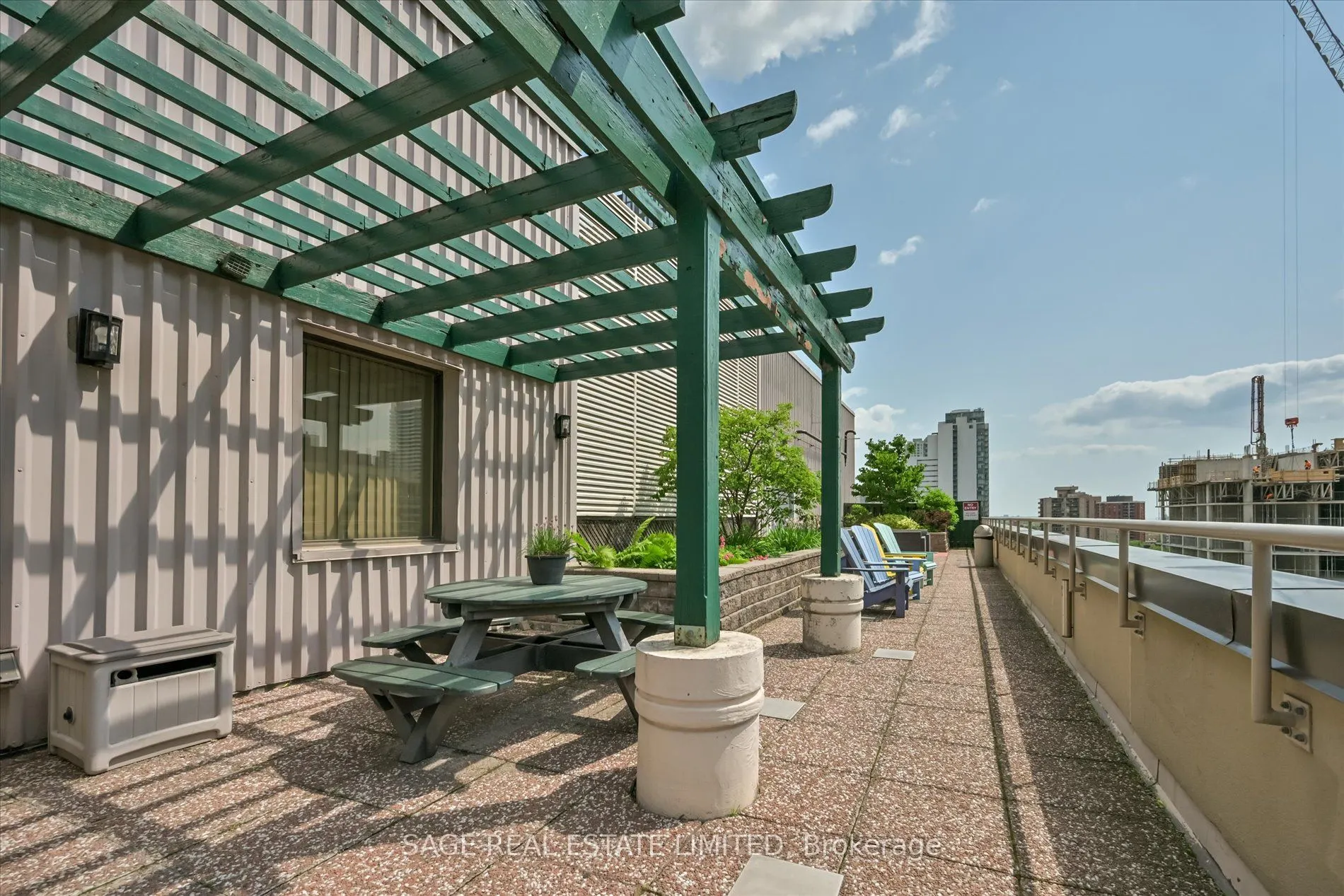 555 Yonge Street, #413