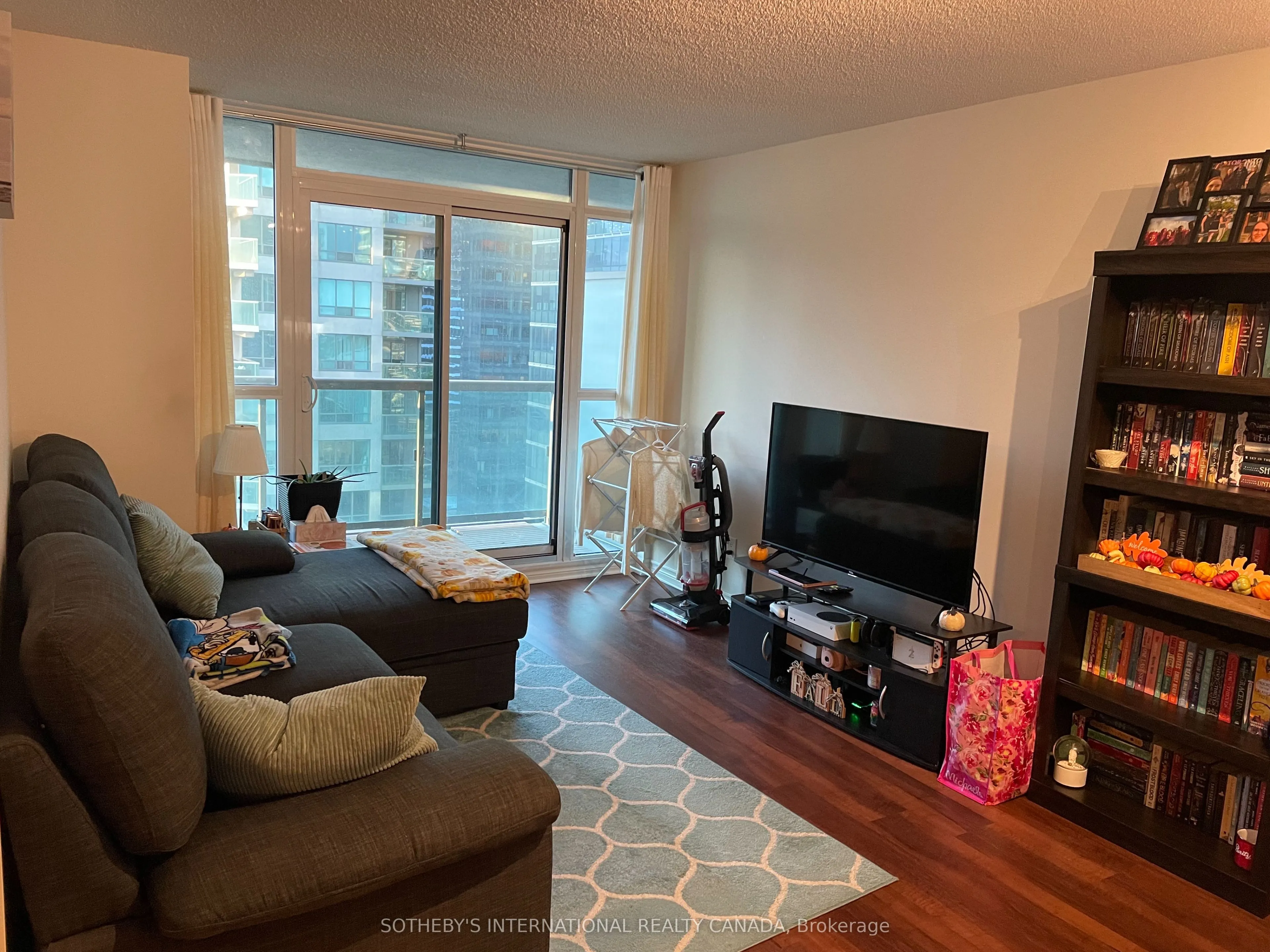 19 Grand Trunk Crescent, #3303