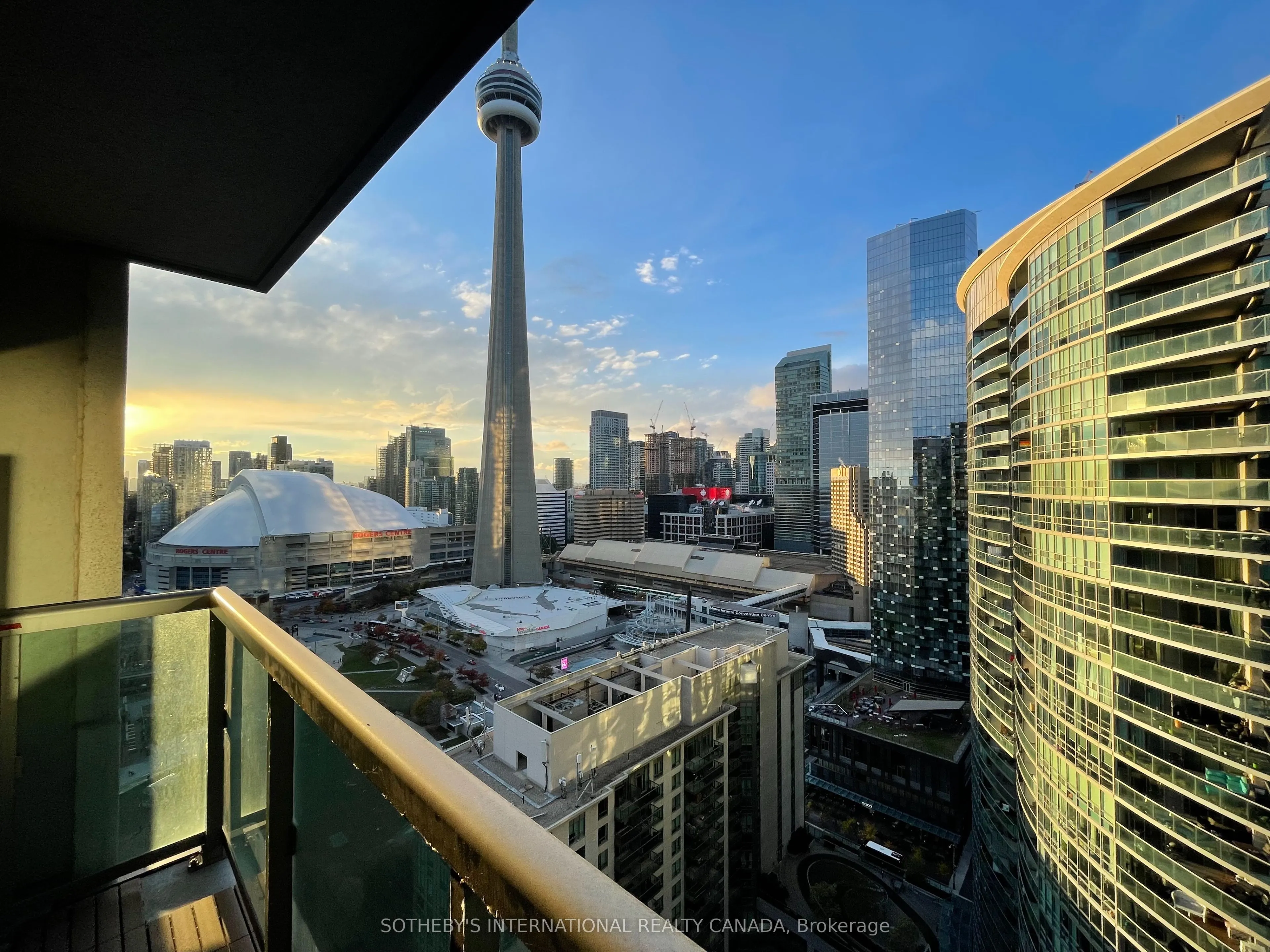 19 Grand Trunk Crescent, #3303