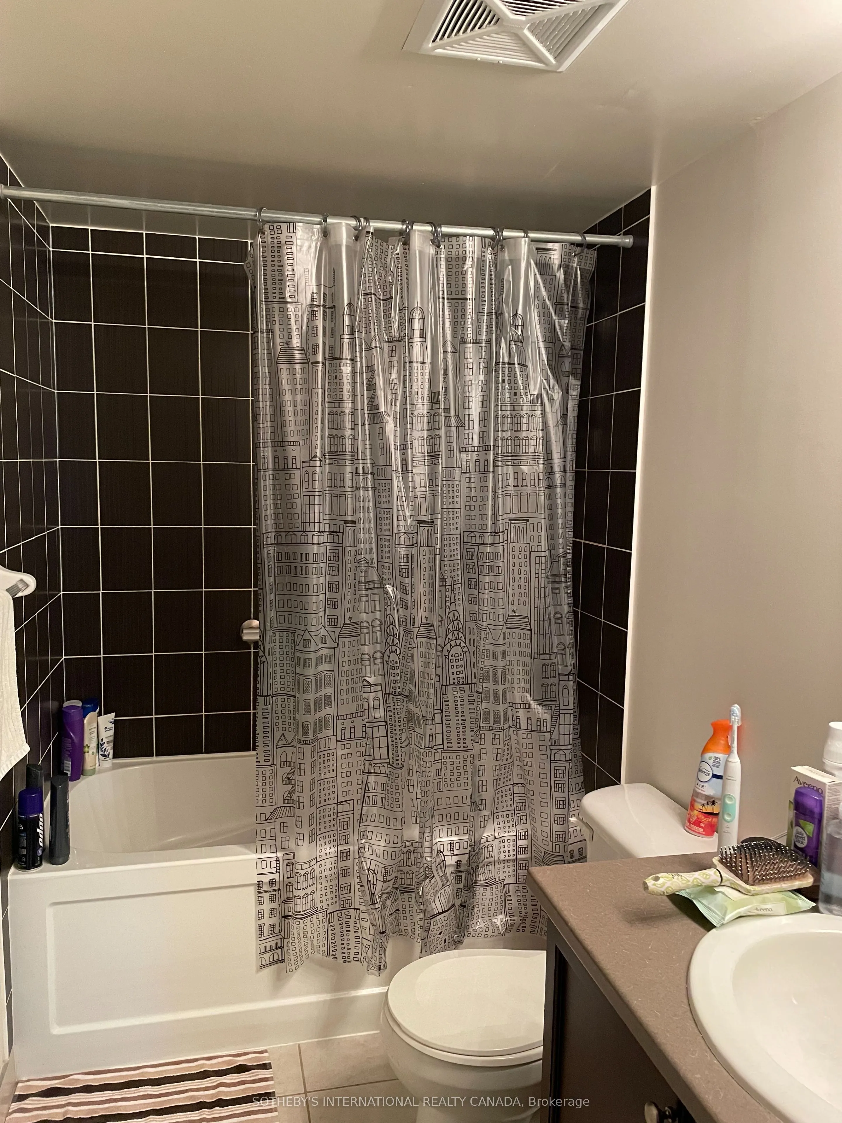 19 Grand Trunk Crescent, #3303