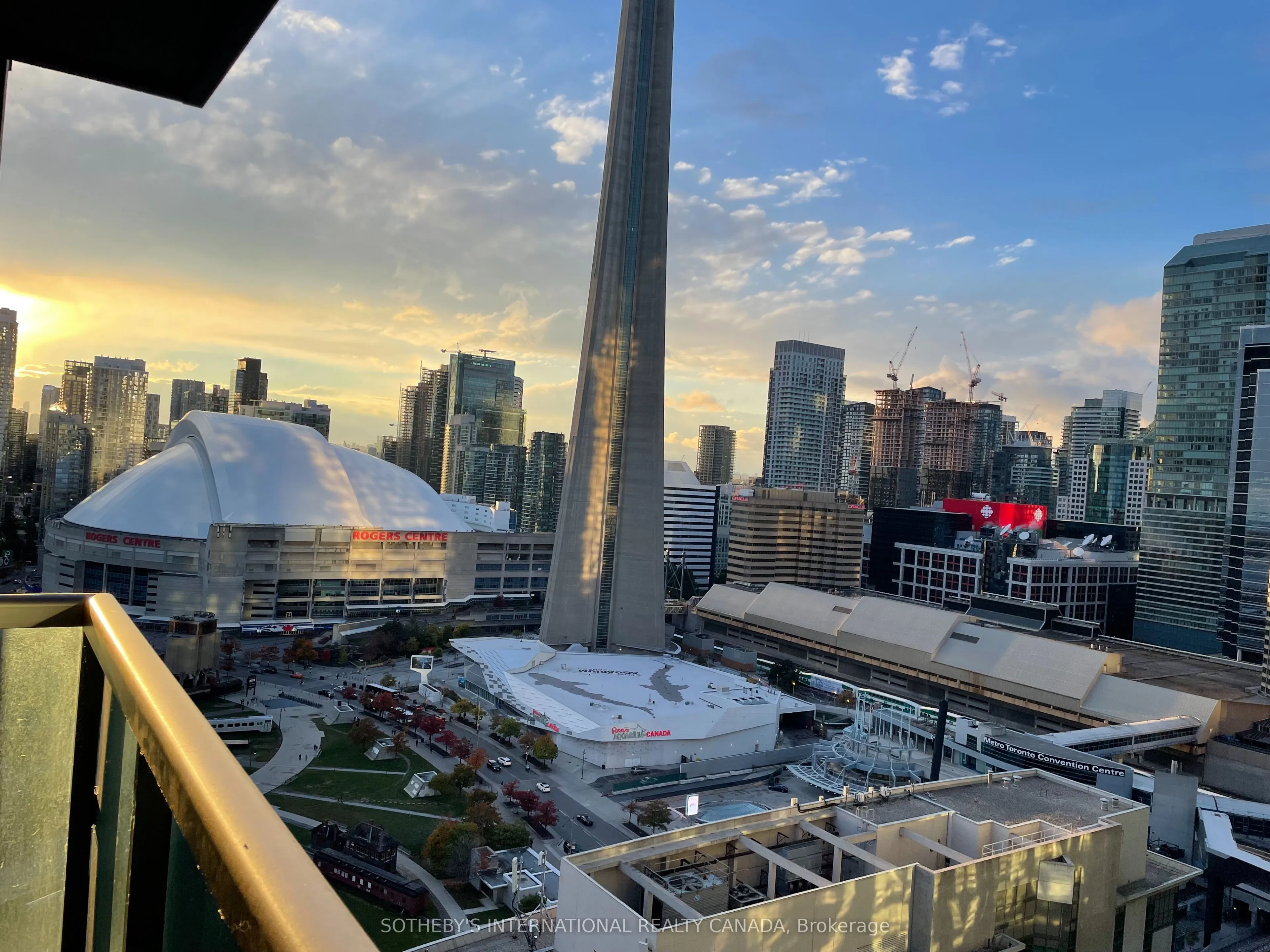 19 Grand Trunk Crescent, #3303