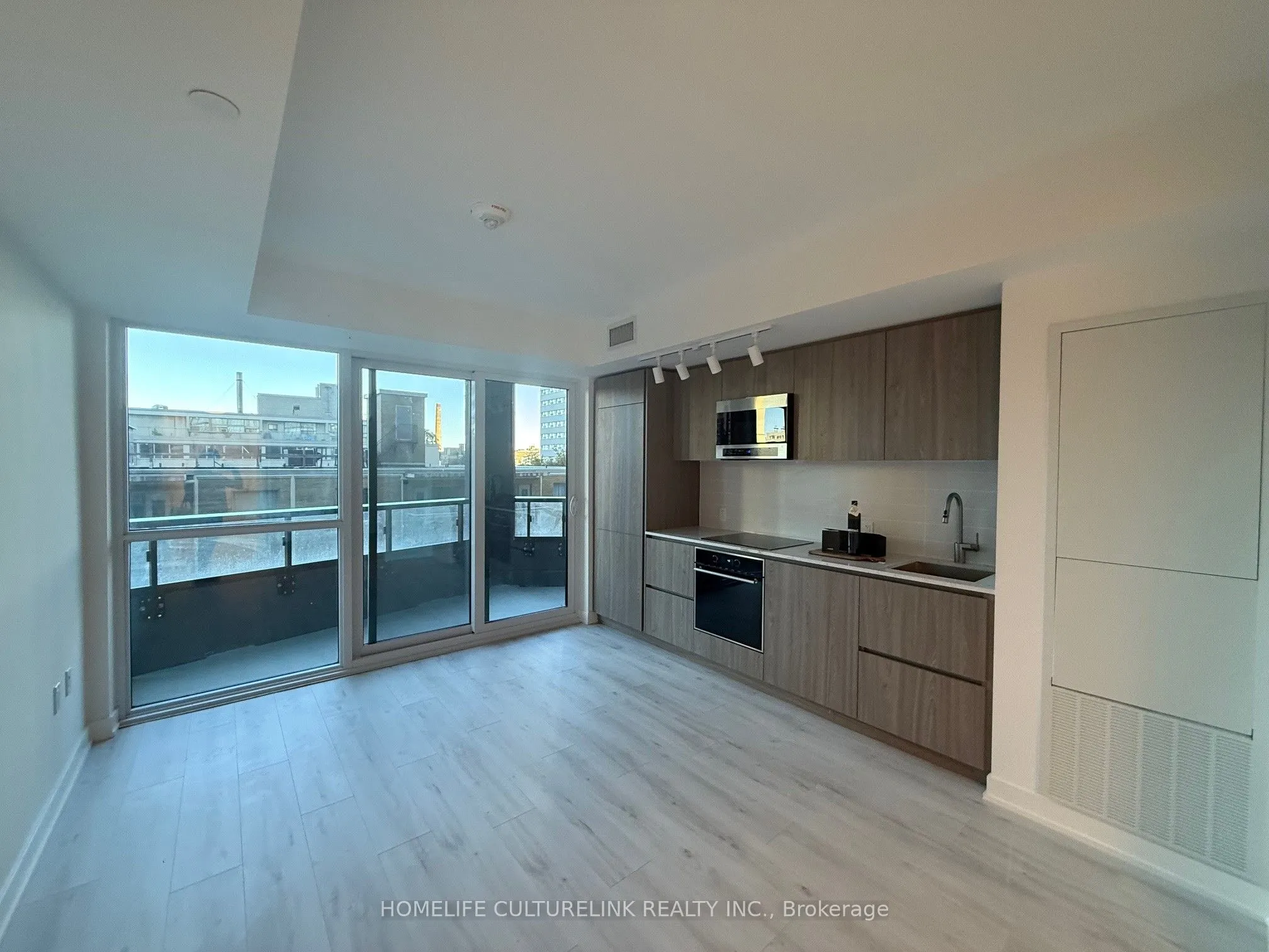 110 Broadway Avenue W, #317