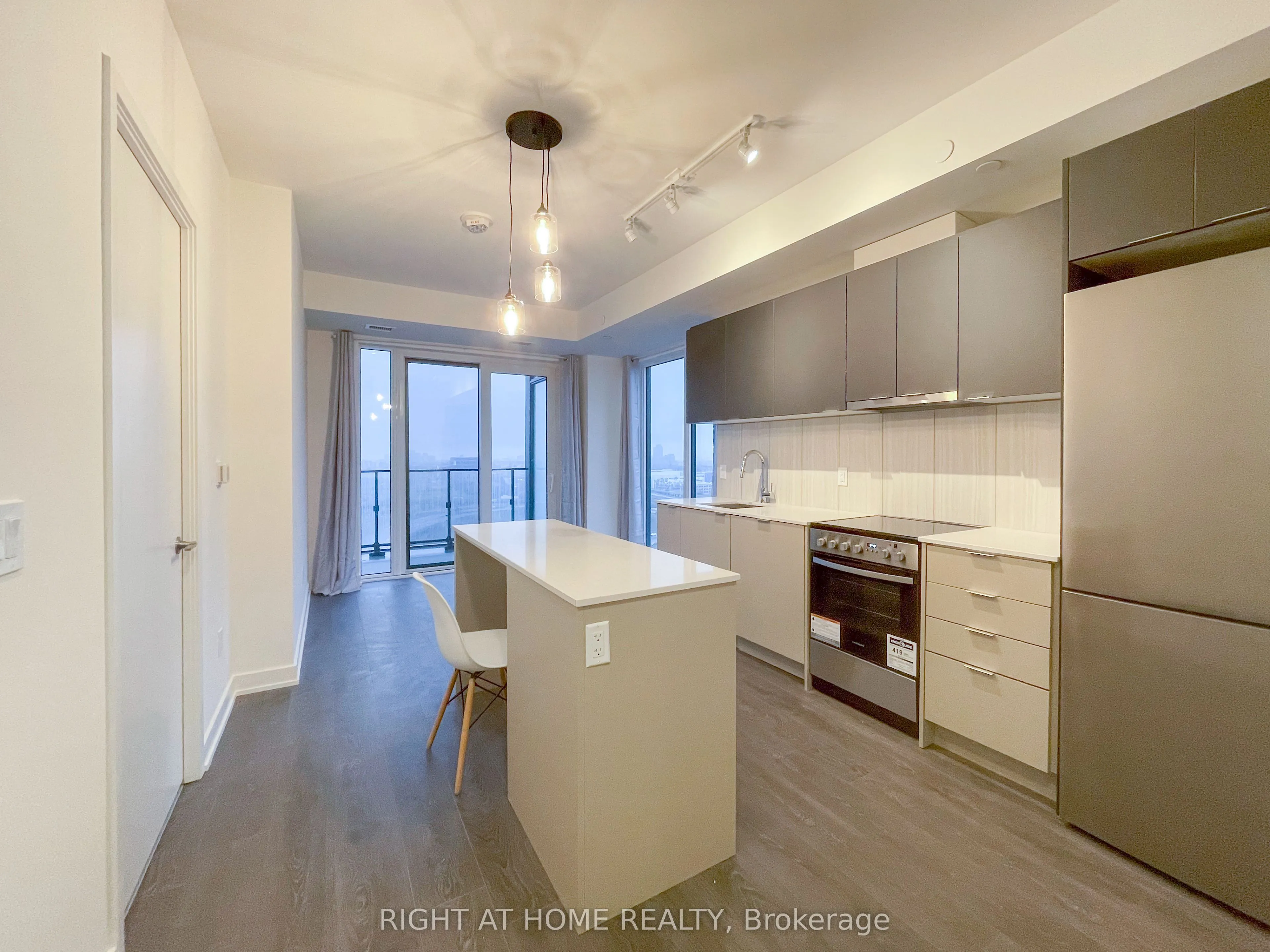 8 Tippett Road, #1509