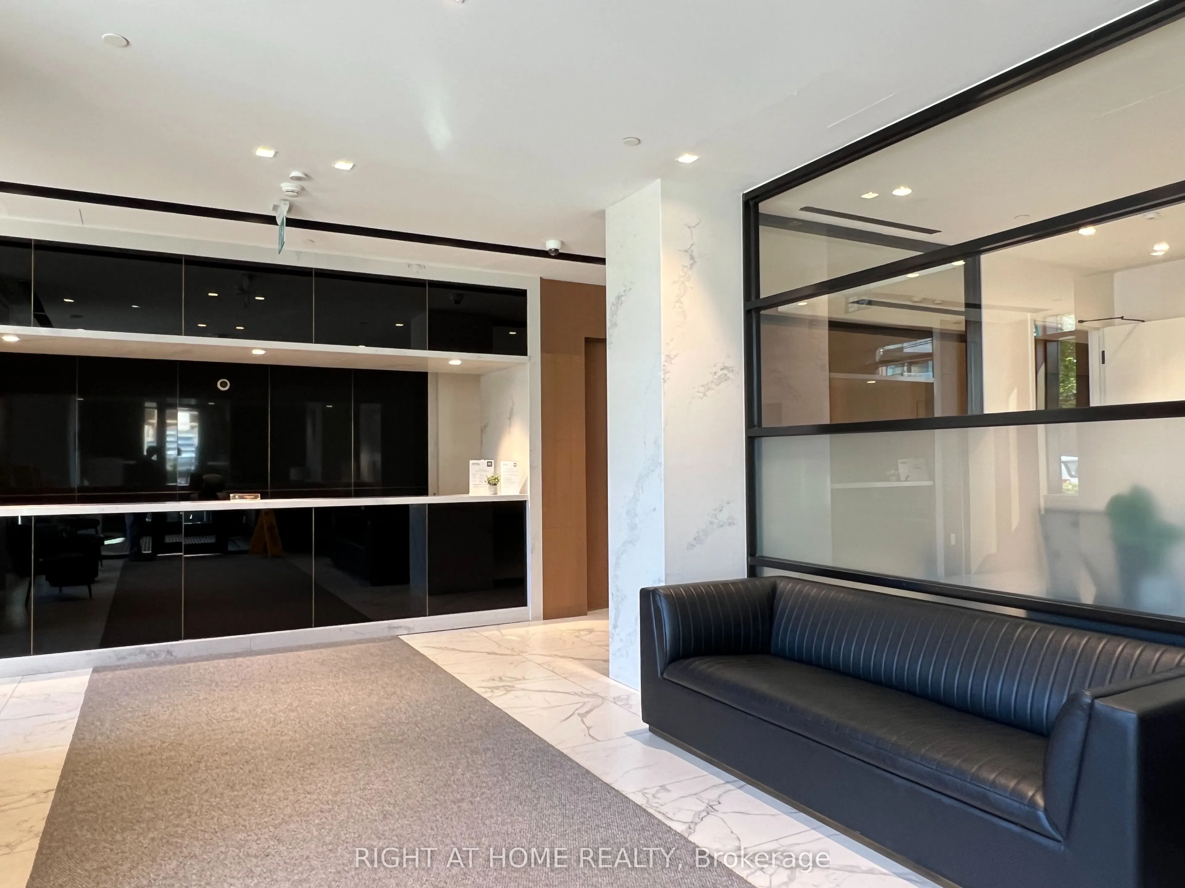 8 Tippett Road, #1509