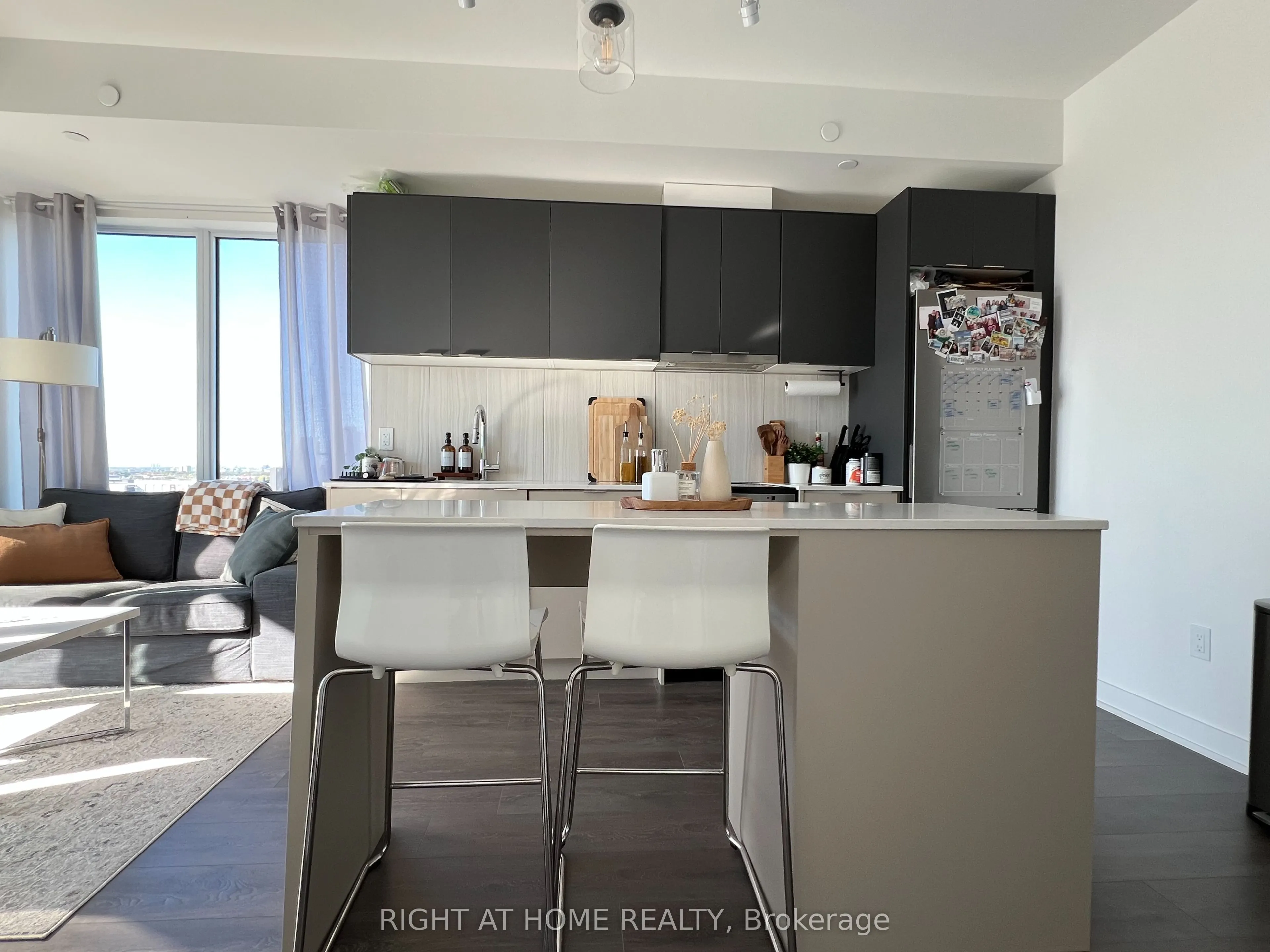 8 Tippett Road, #1509