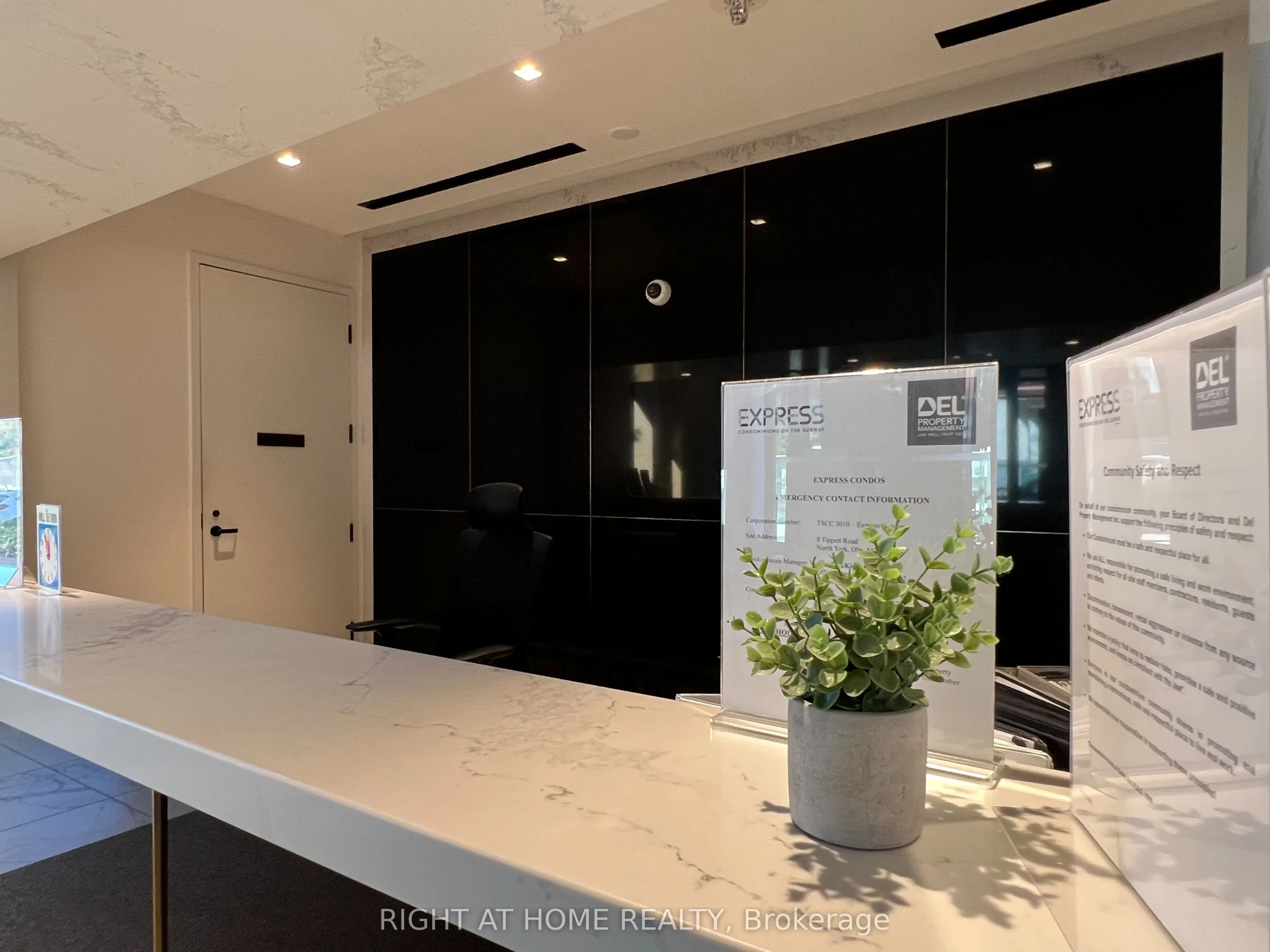 8 Tippett Road, #1509