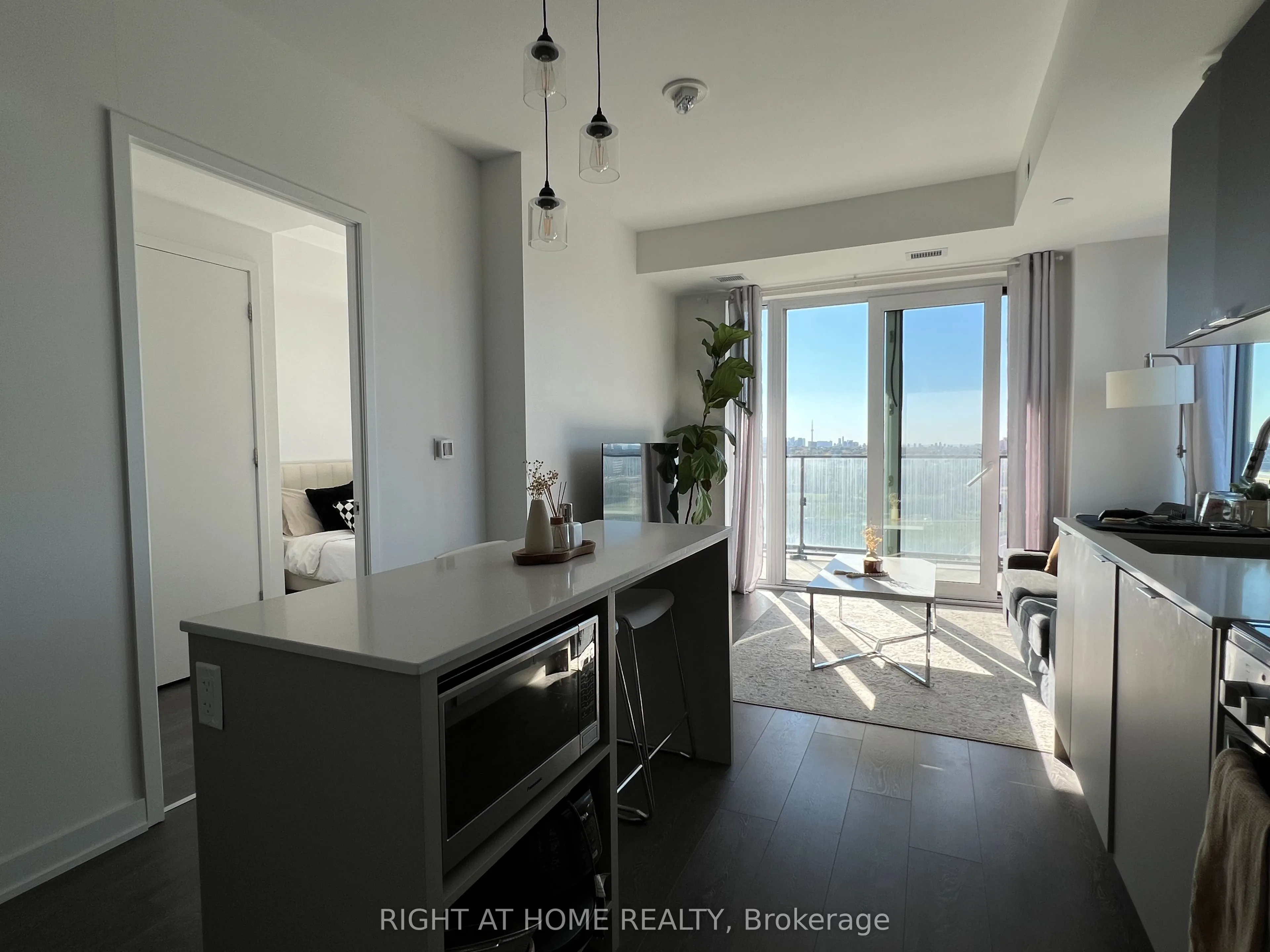 8 Tippett Road, #1509