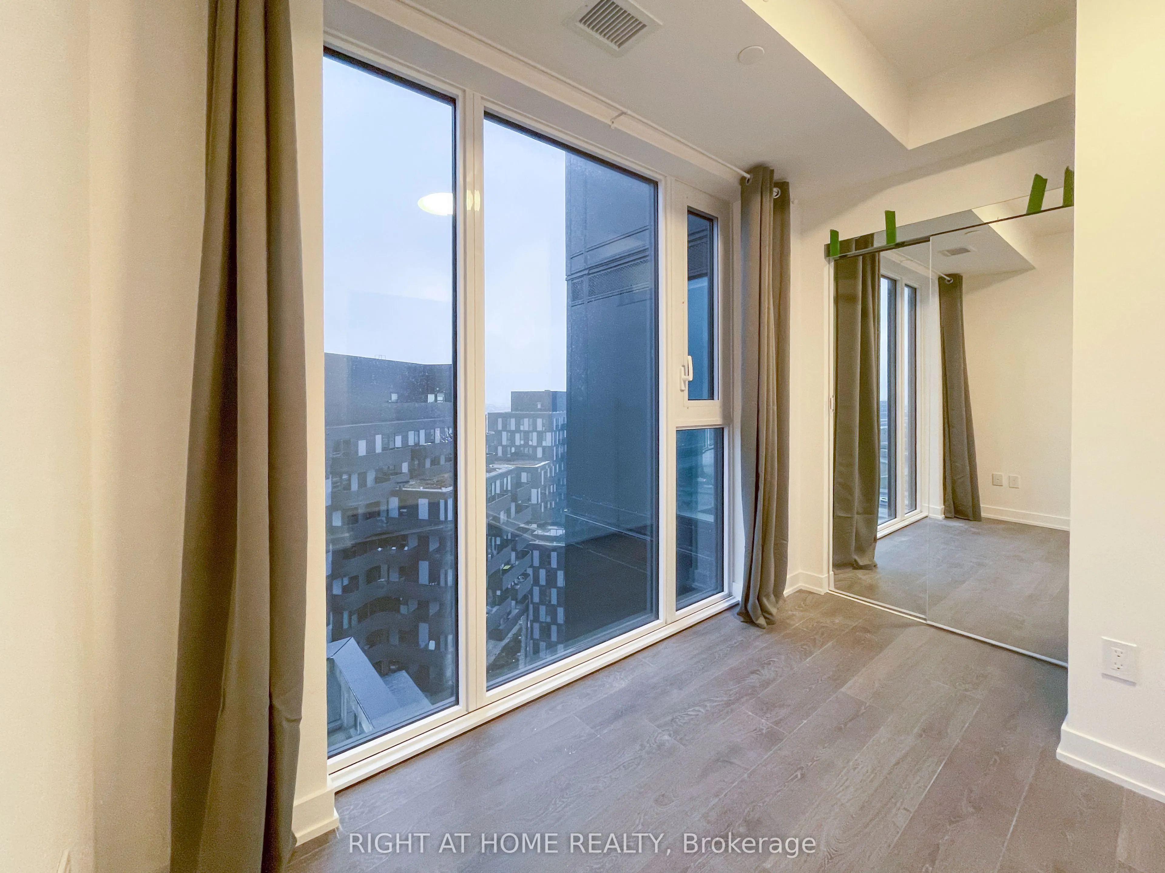 8 Tippett Road, #1509