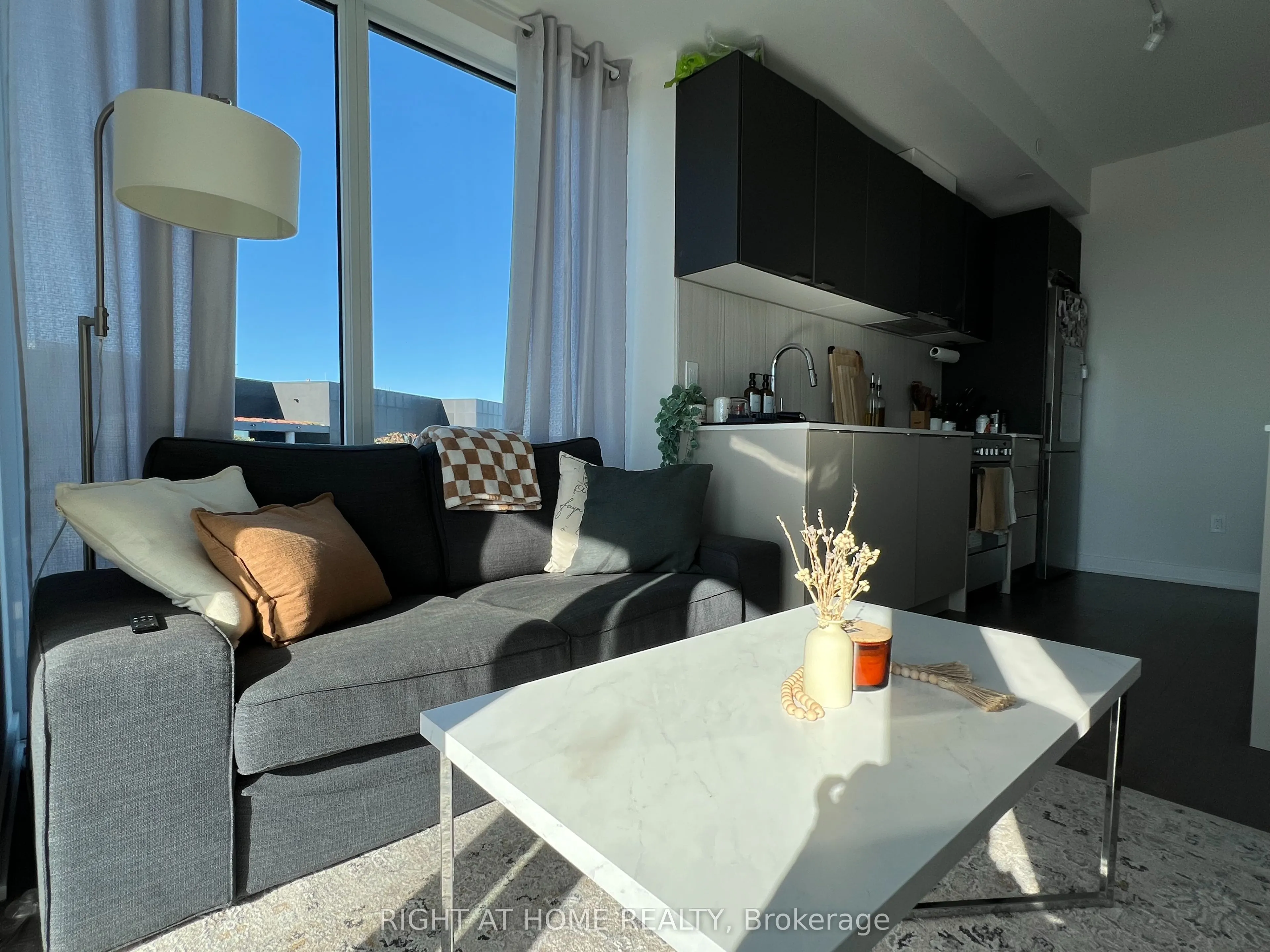 8 Tippett Road, #1509