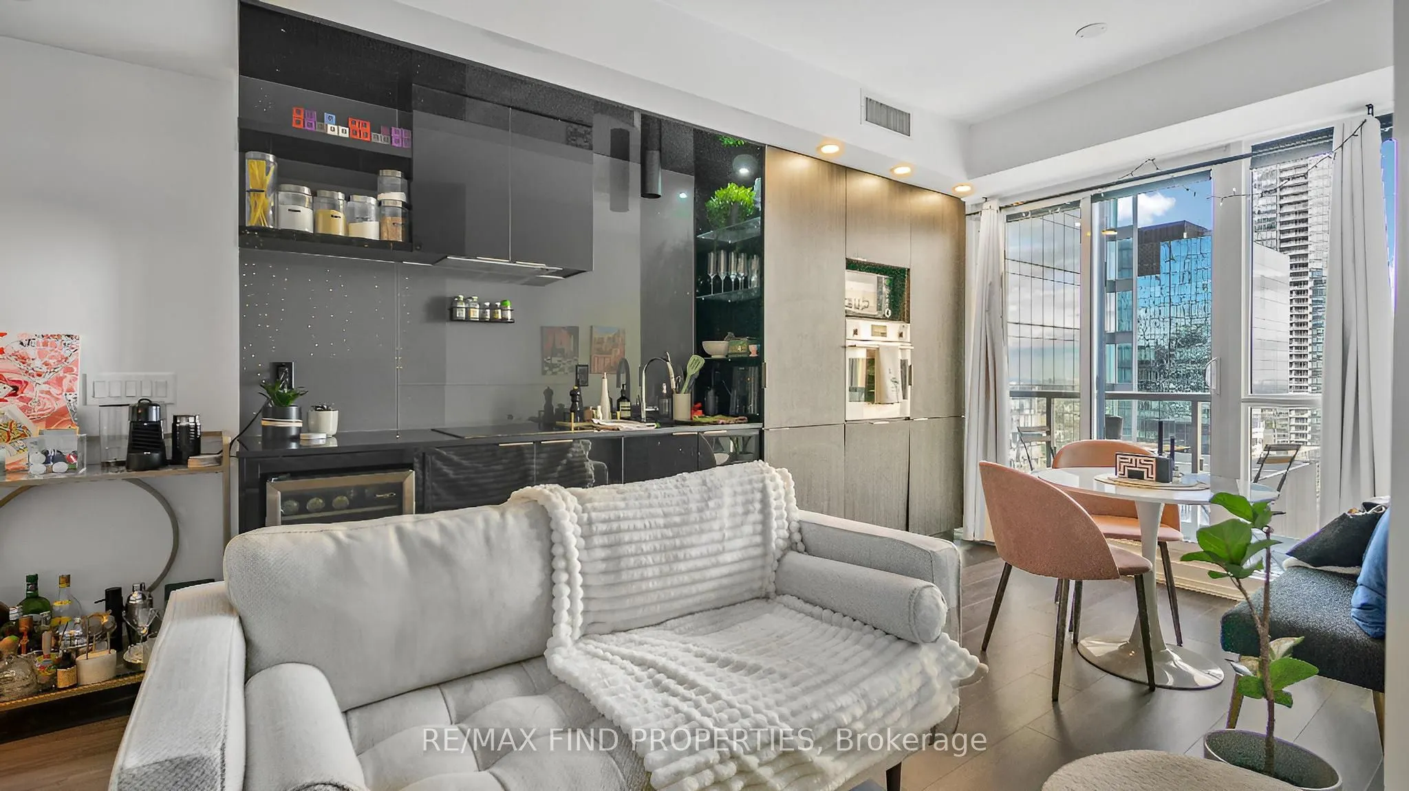 70 Temperance Street, #3814