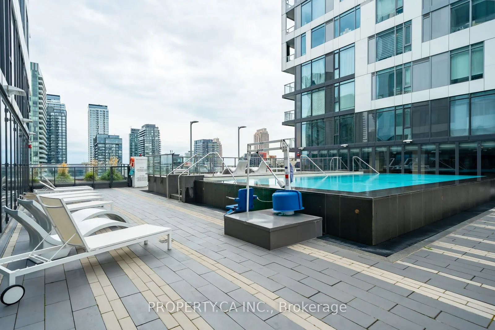 576 Front Street W, #621E