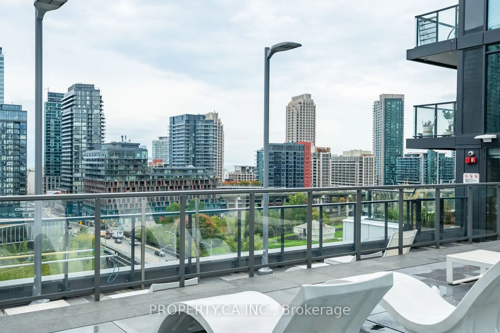 576 Front Street W, #621E