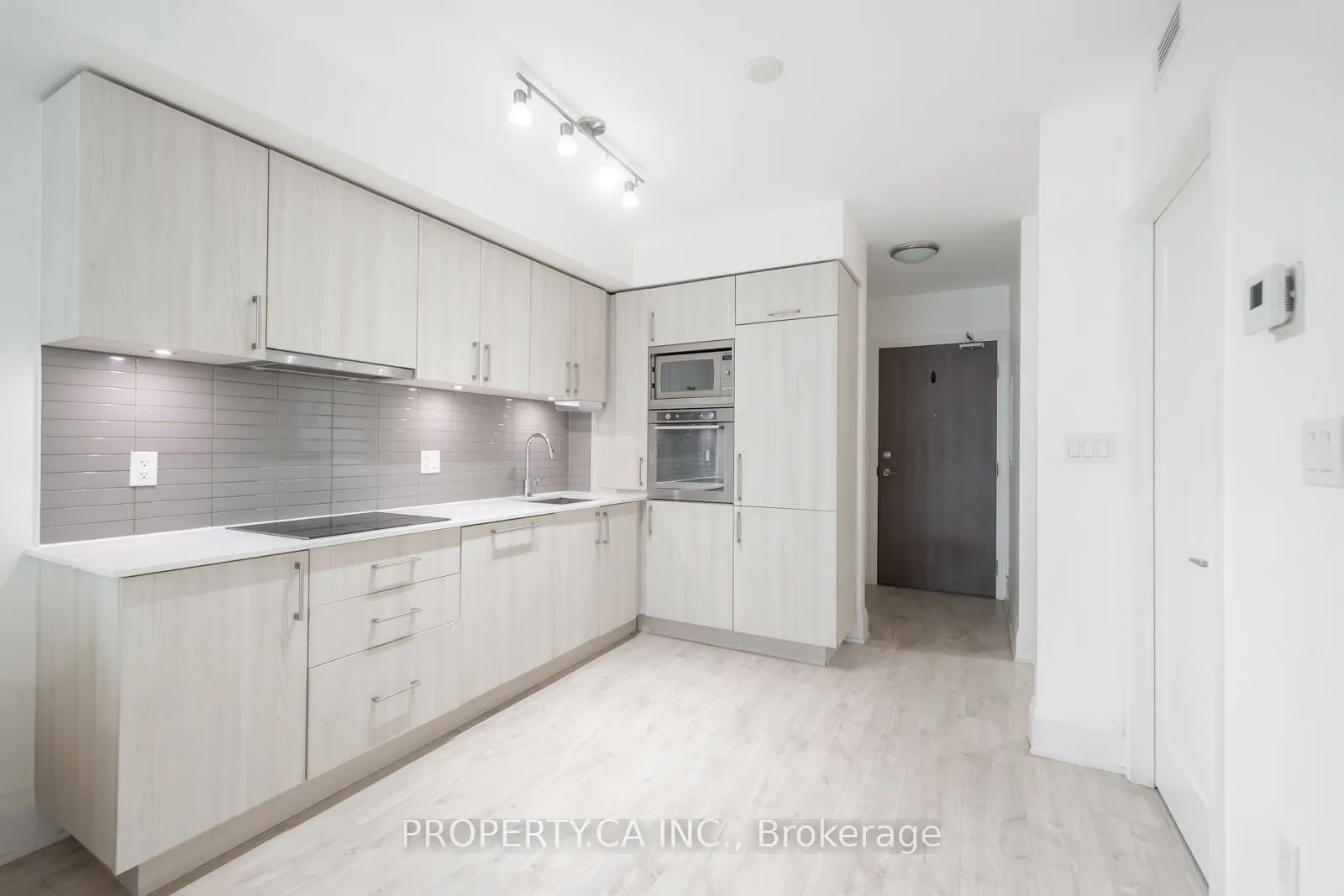 576 Front Street W, #621E