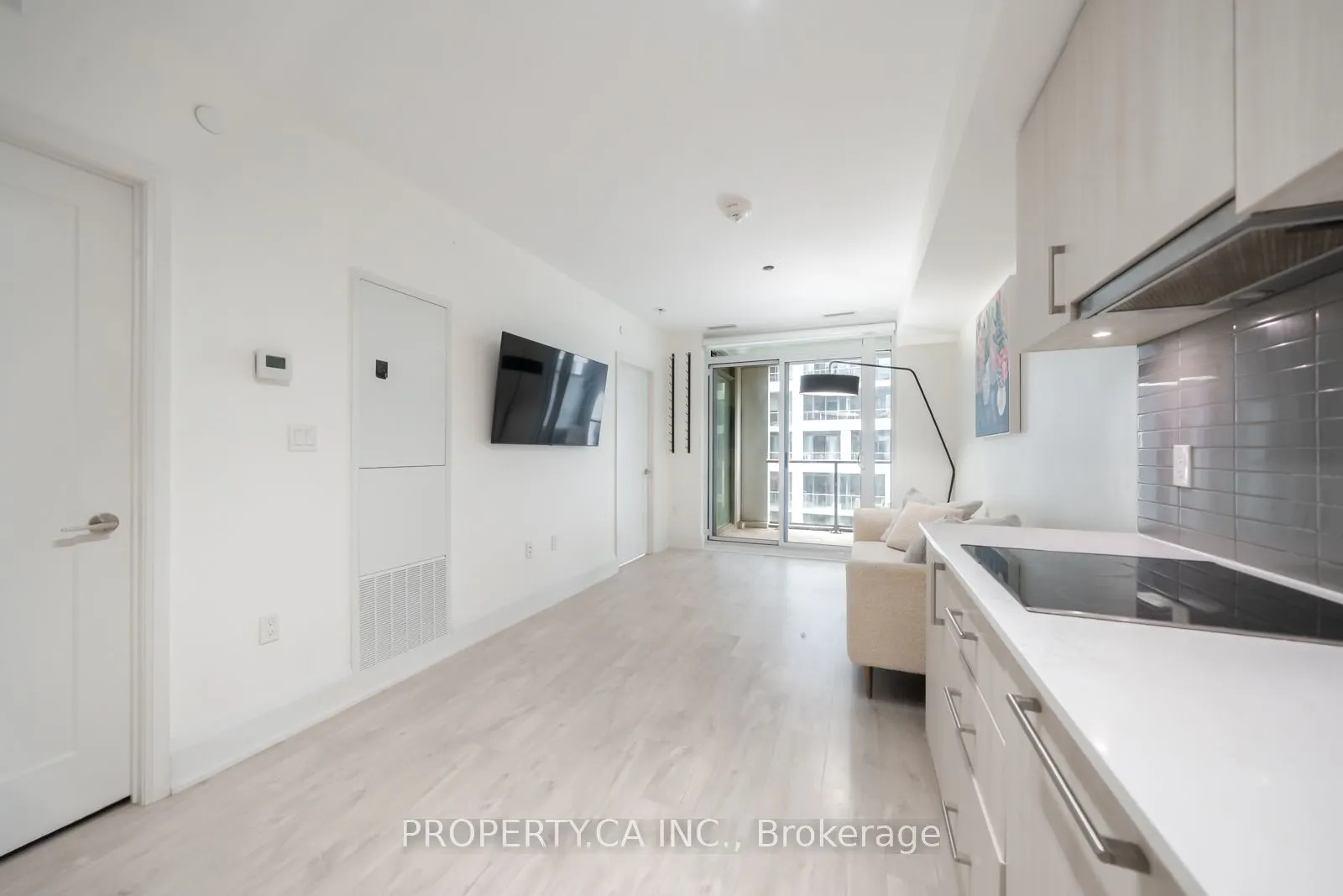 576 Front Street W, #621E
