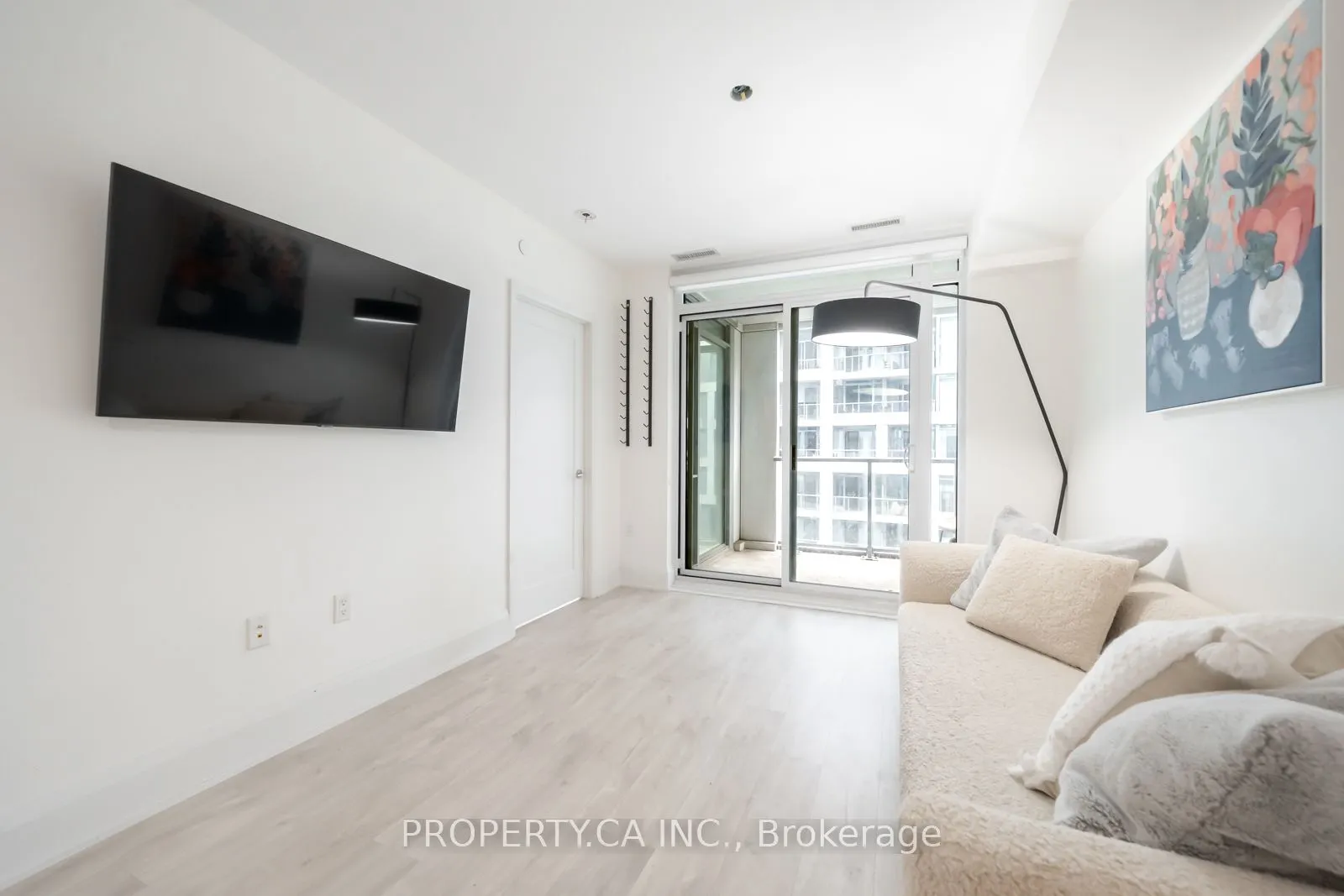 576 Front Street W, #621E