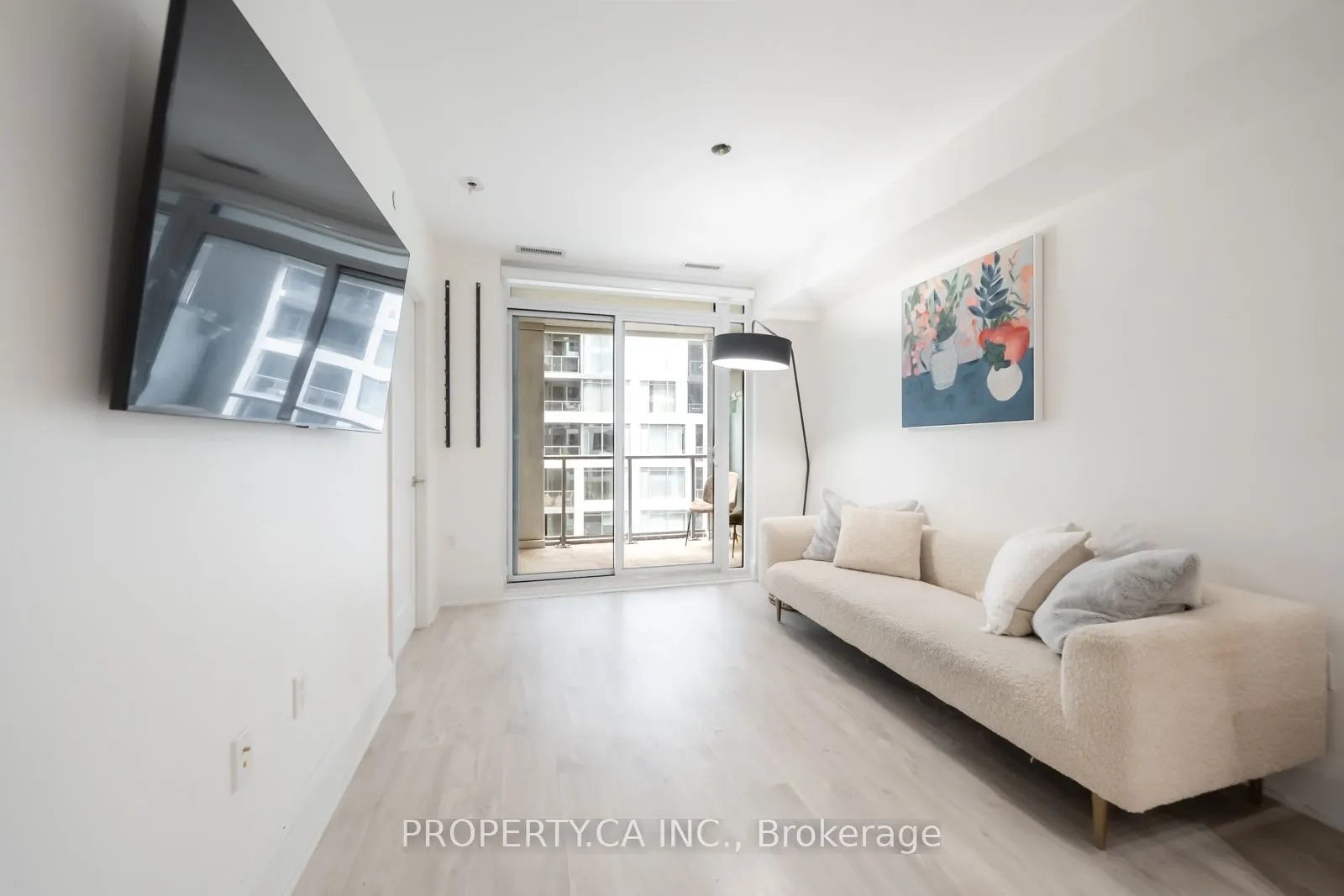 576 Front Street W, #621E