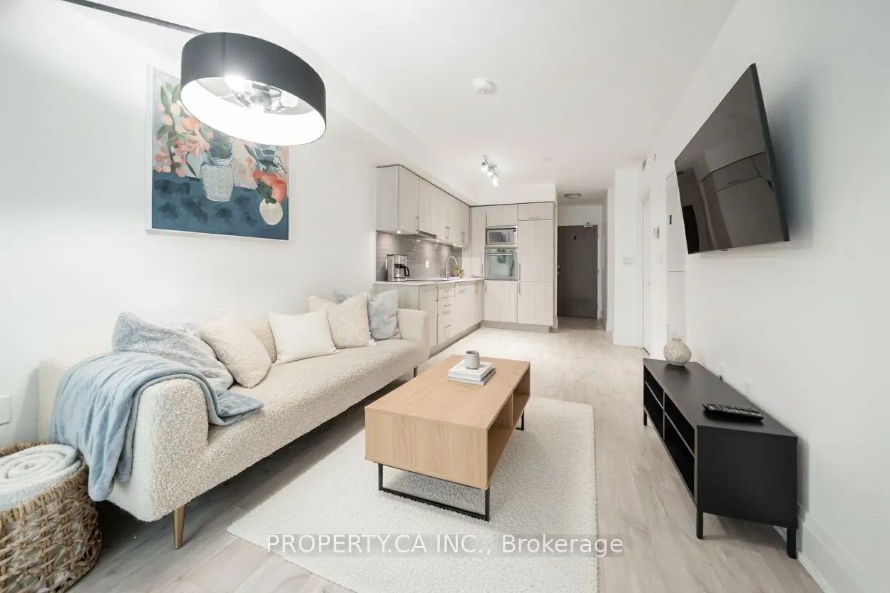 576 Front Street W, #621E