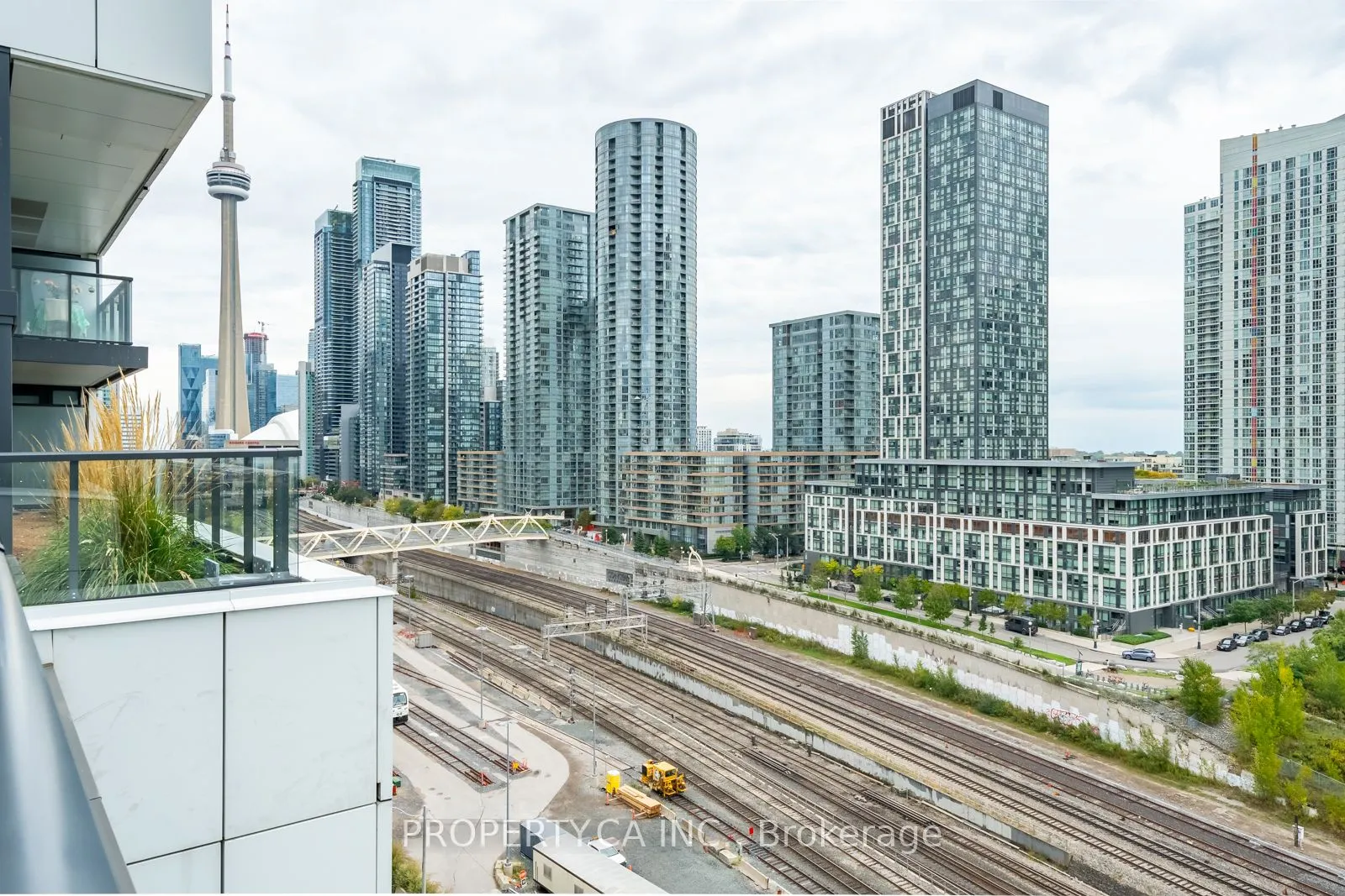 576 Front Street W, #621E