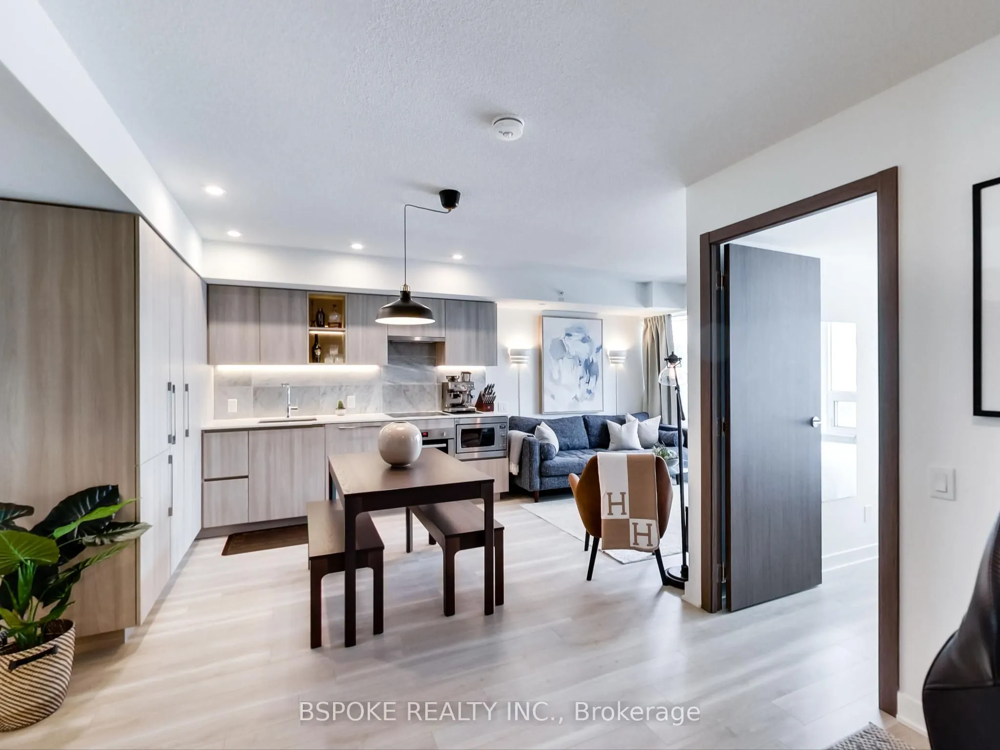 19 Bathurst Street, #1910