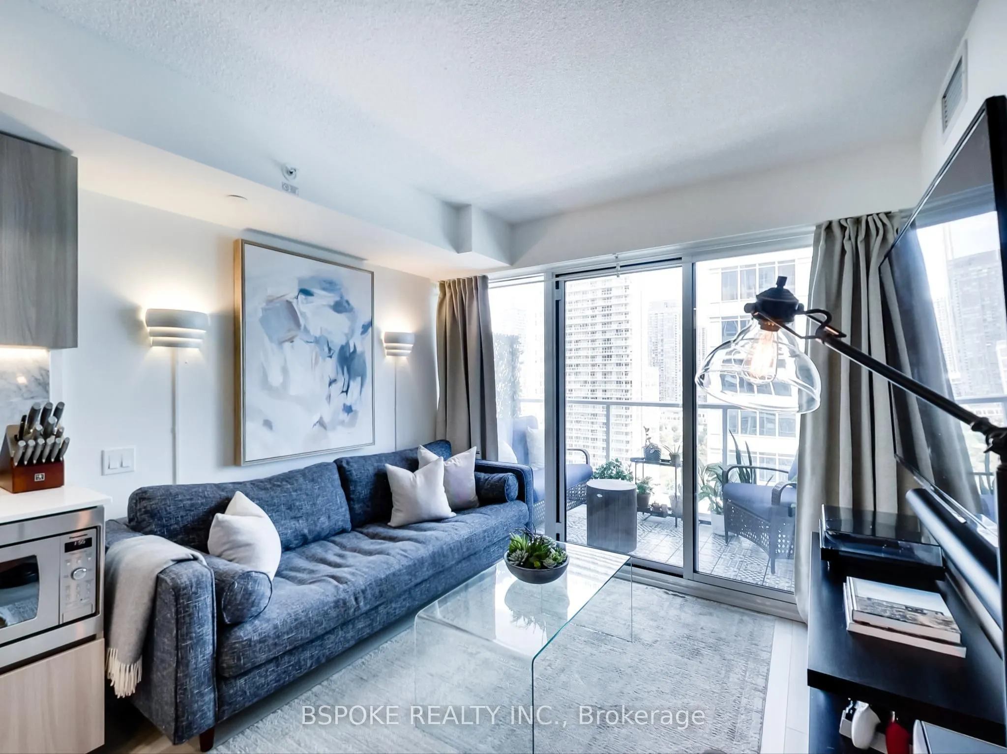19 Bathurst Street, #1910