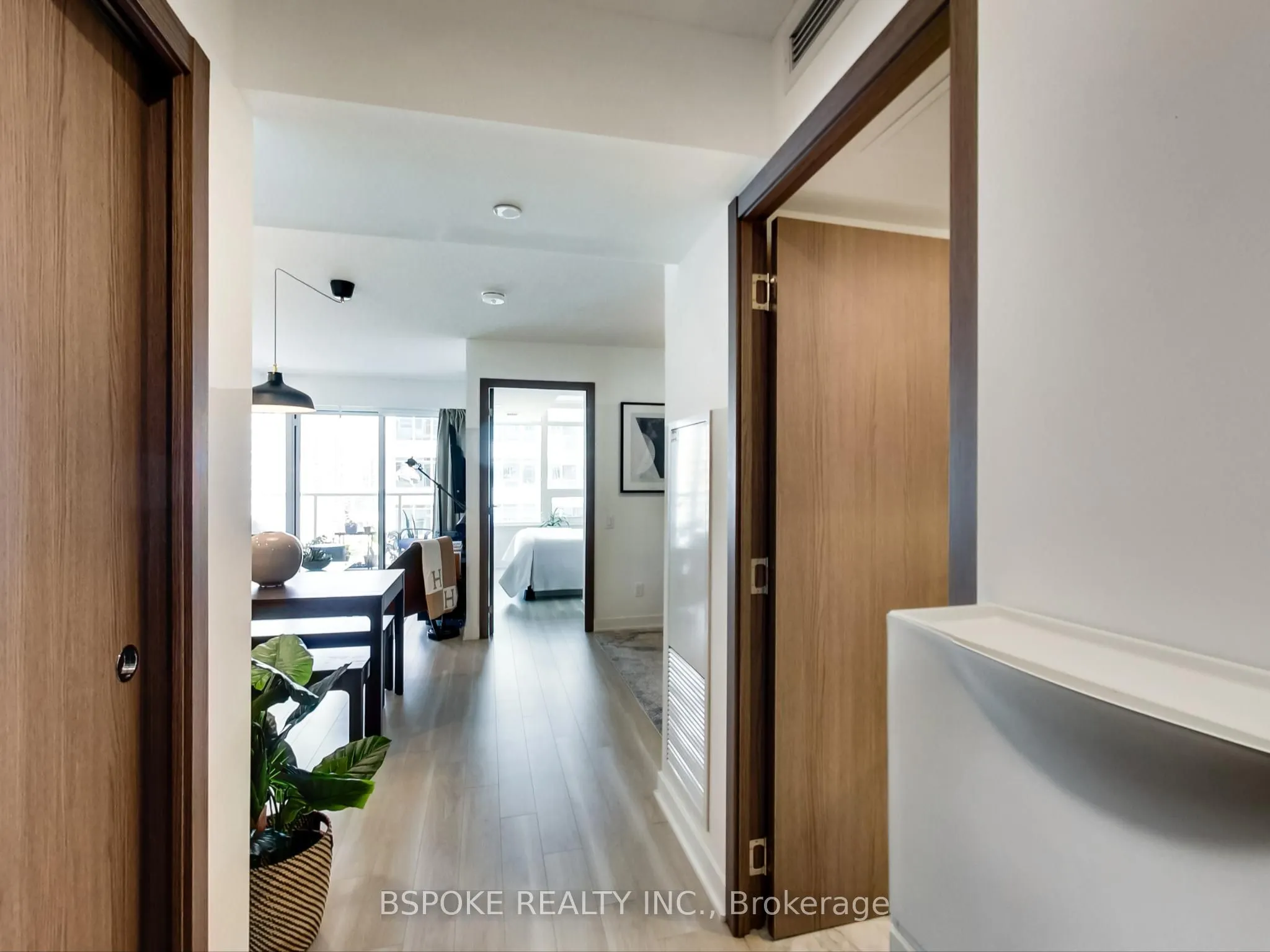 19 Bathurst Street, #1910