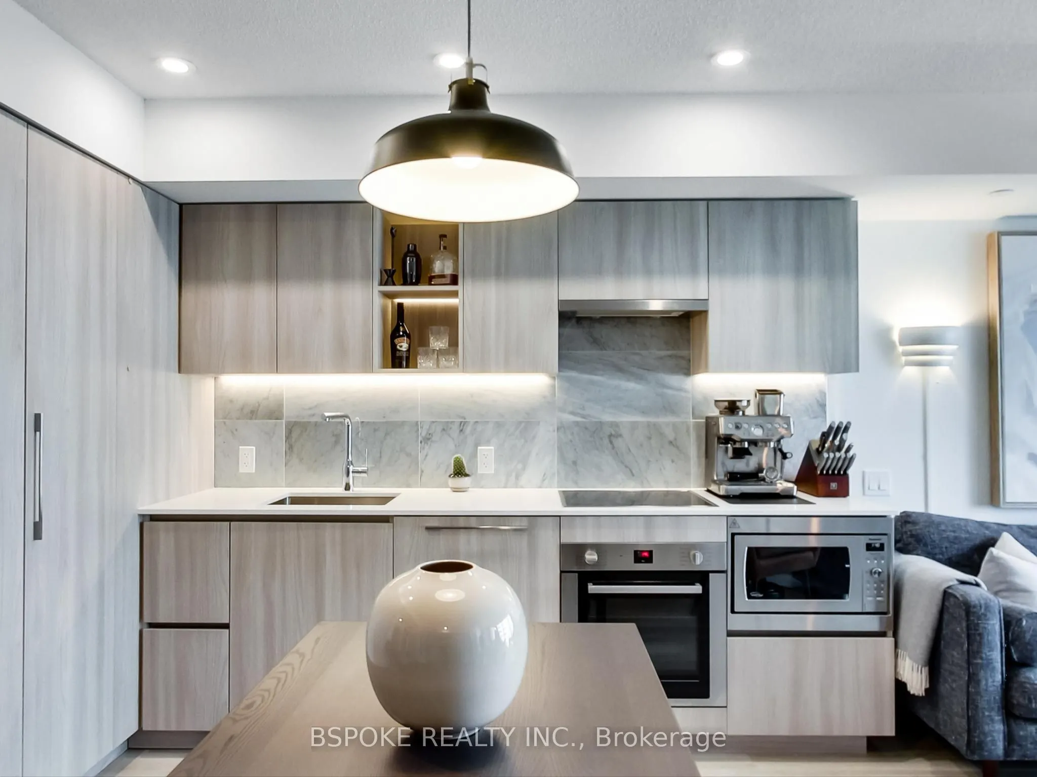 19 Bathurst Street, #1910