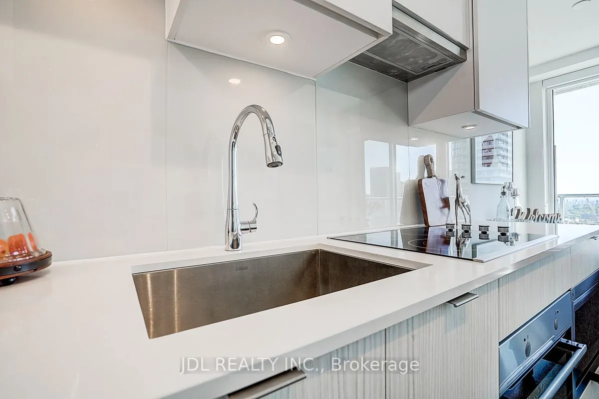 195 Redpath Avenue, #3109