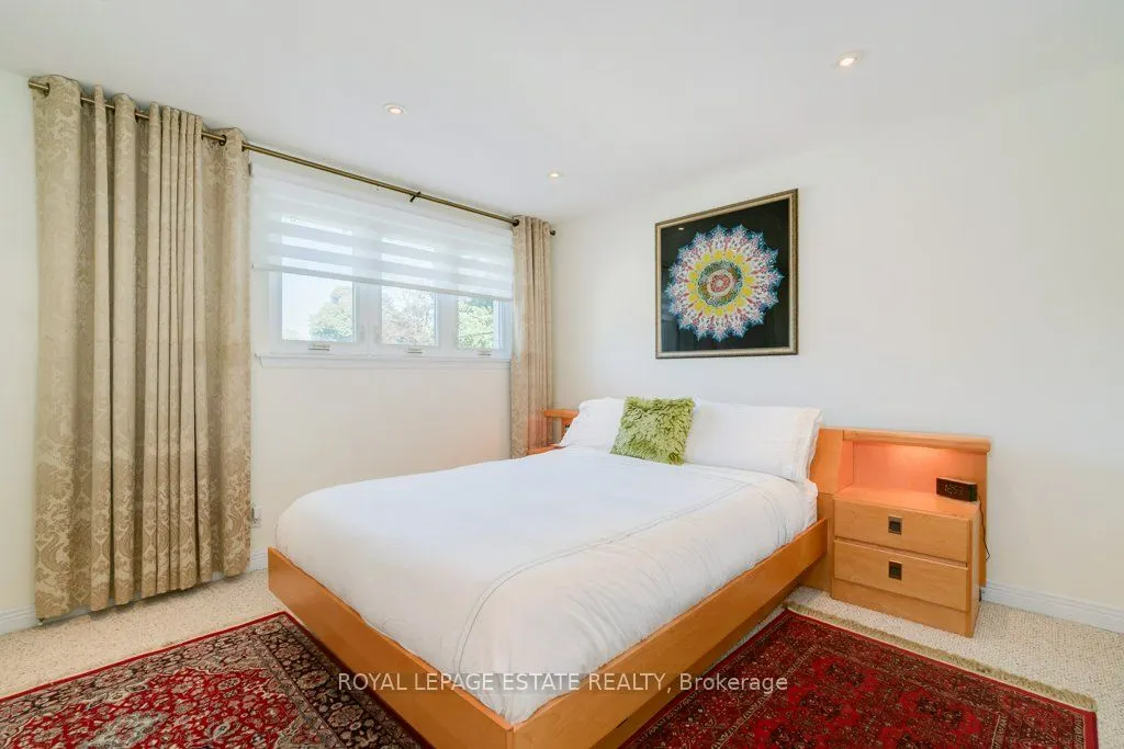 23 Lisburn Crescent