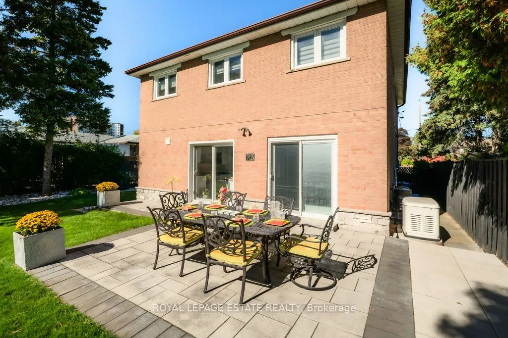 23 Lisburn Crescent