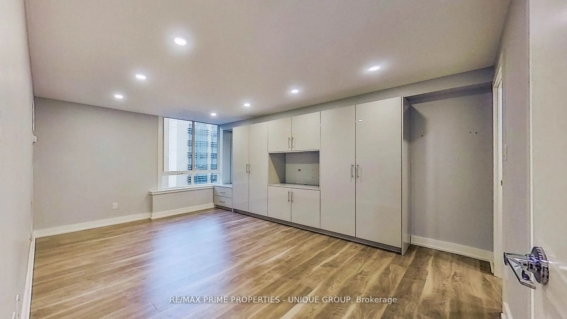 211 St Patrick Street, #1106