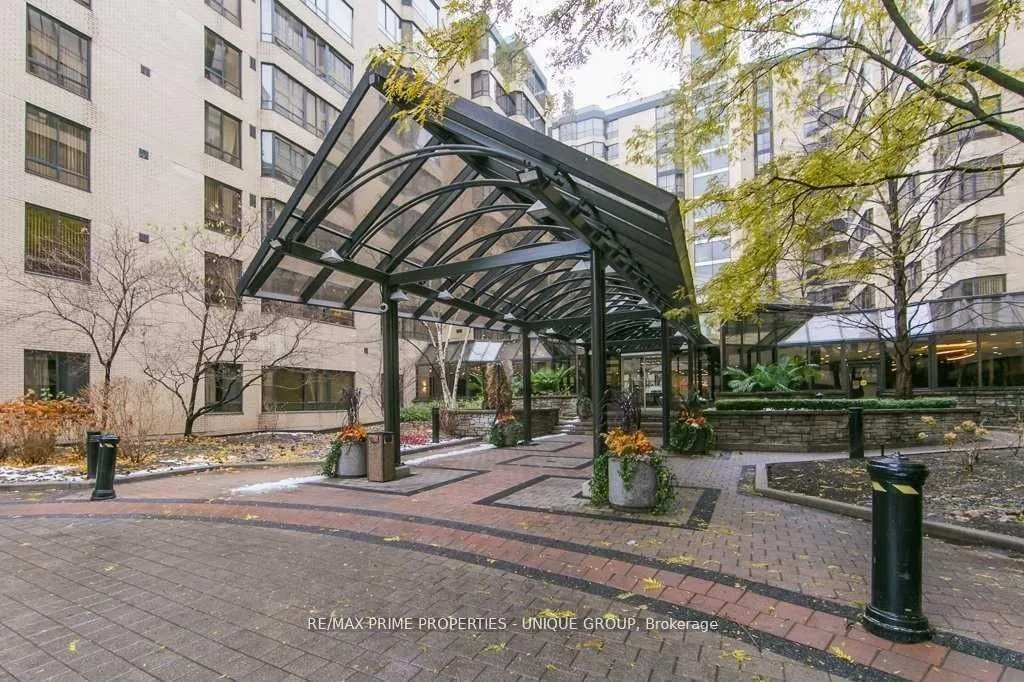 211 St Patrick Street, #1106