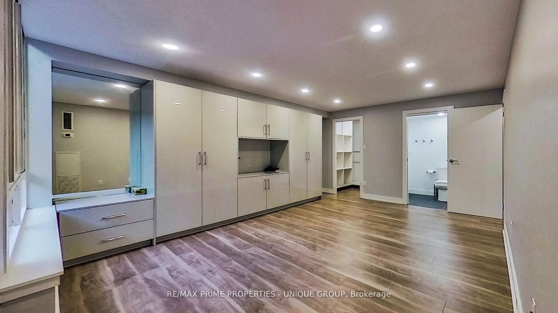 211 St Patrick Street, #1106